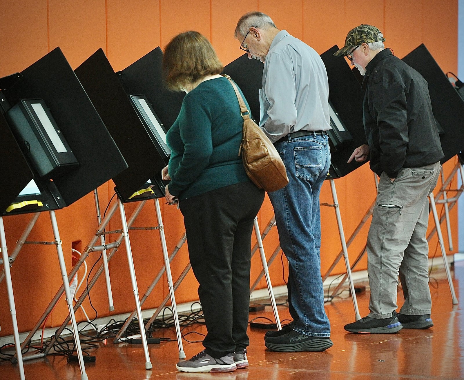 Early morning turn out for election day Tuesday, Nov 7, 2023 at Beavercreek High School. MARSHALL GORBY \STAFF