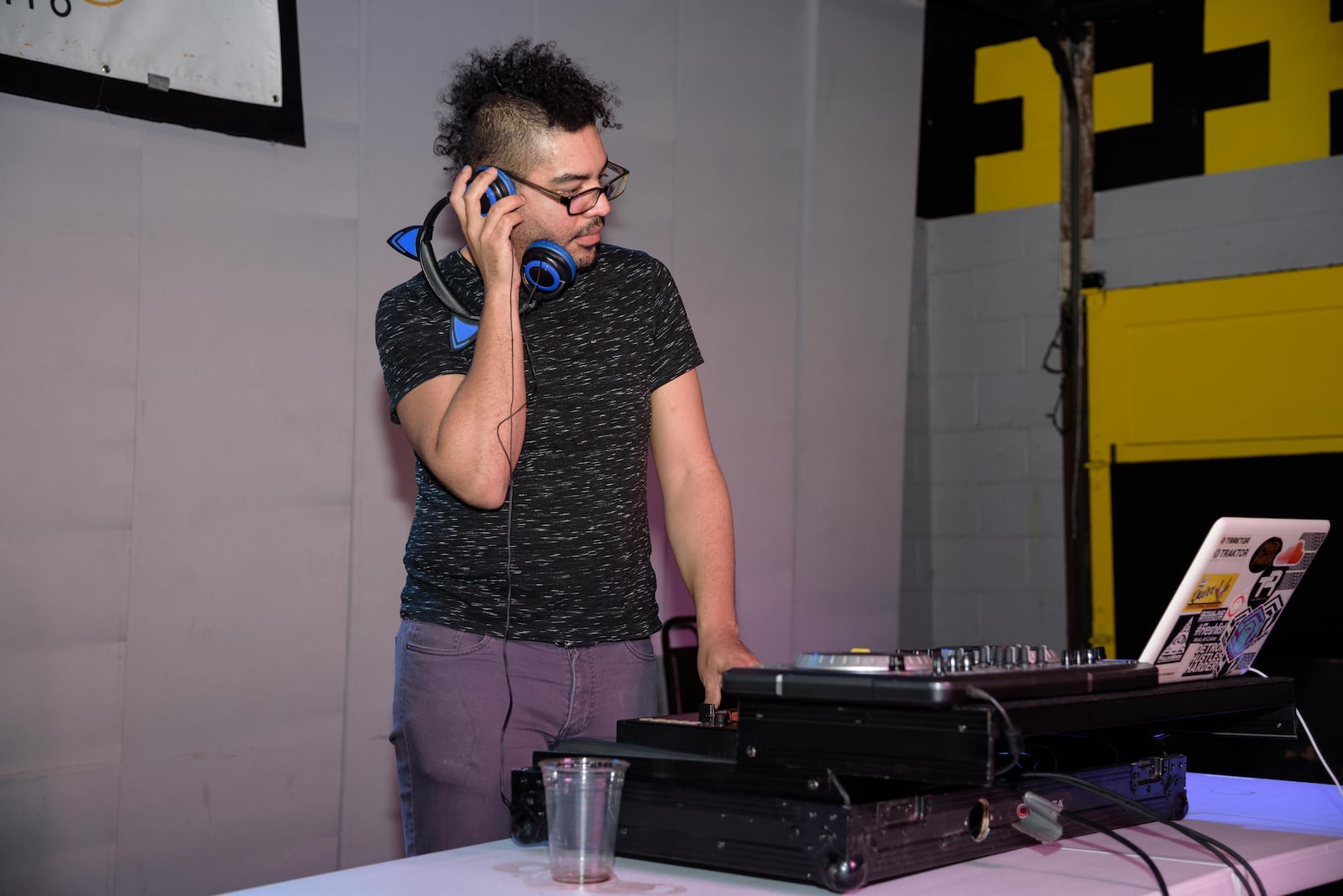 The Yellow Cab hosted Love U: a ’90s r&b night on Friday, Jan. 17. DJ SexBox played some of the best R&B hits from the decade during the dance party. TOM GILLIAM / CONTRIBUTING PHOTOGRAPHER