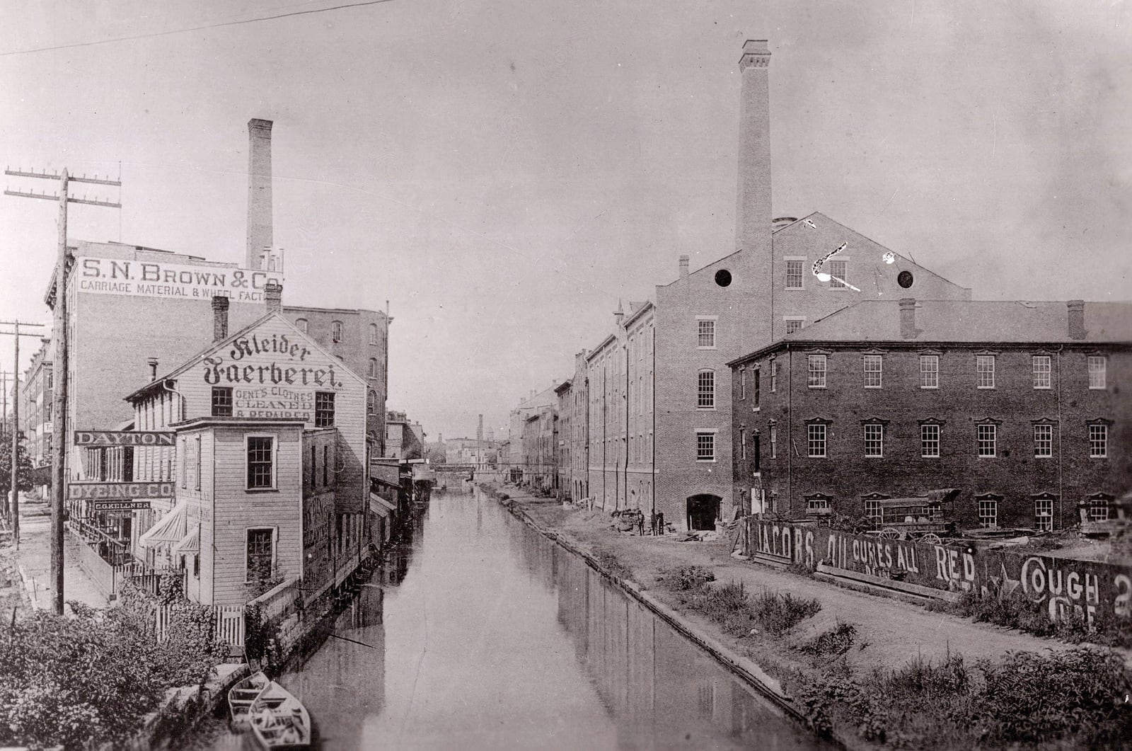 The Sachs-Pruden Brewing Company, which introduced its first product, Diamond Brand Pale Ale in 1889, spans the east bank of Miami and Erie Canal . DAYTON METRO LIBRARY / LUTZENBERGER PICTURE COLLECTION 