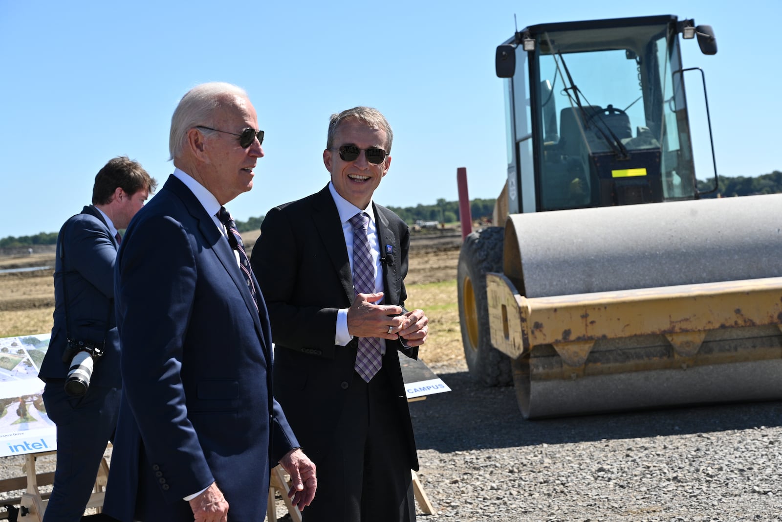 Intel CEO Pat Gelsinger (right) and President Joe Biden tour Intel's future manufacturing site in New Albany, Ohio, on Friday, Sept. 9, 2022 as Intel celebrates the start of construction on the company's newest U.S. manufacturing site. Intel is investing more than $28 billion in the new semiconductor manufacturing site to produce leading-edge chips. (Credit: Intel Corporation)