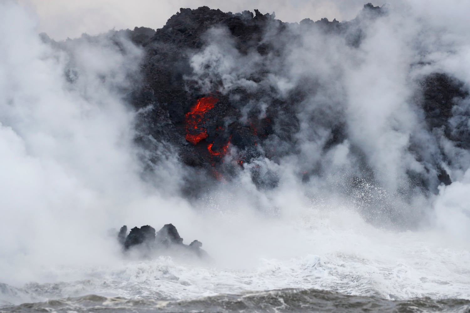 Hawaii volcano erupts