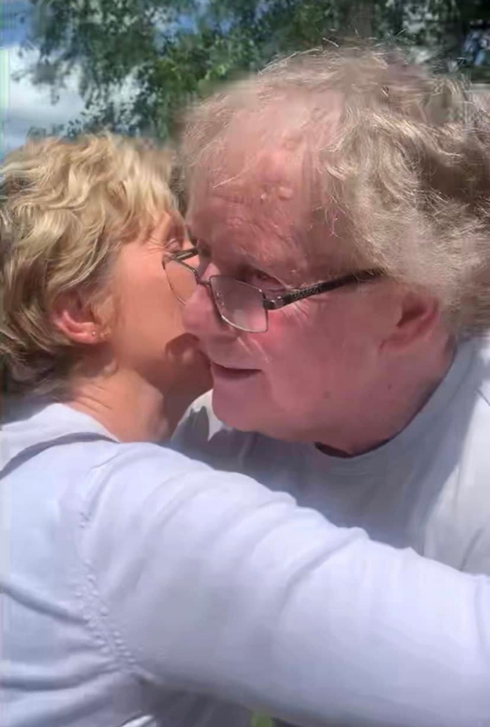 Jane Koester kisses her dad when first meeting him on July 22, 2022. CONTRIBUTED