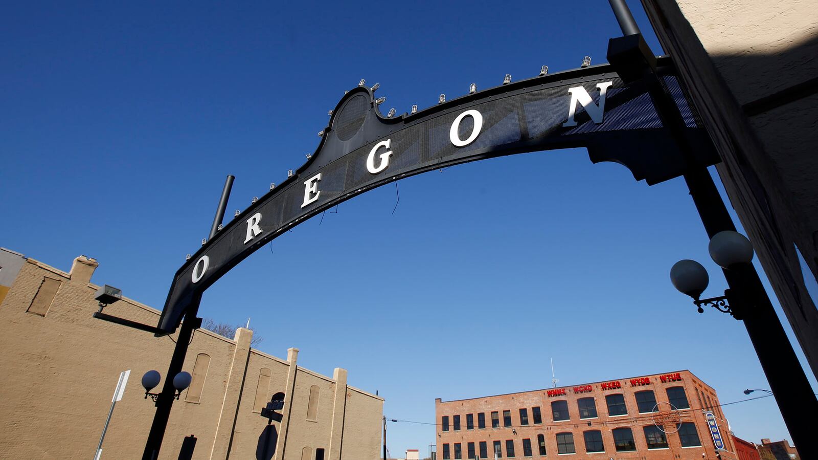 The Oregon sign at Pine St. along E. Fifth St.  TY GREENLEES / STAFF