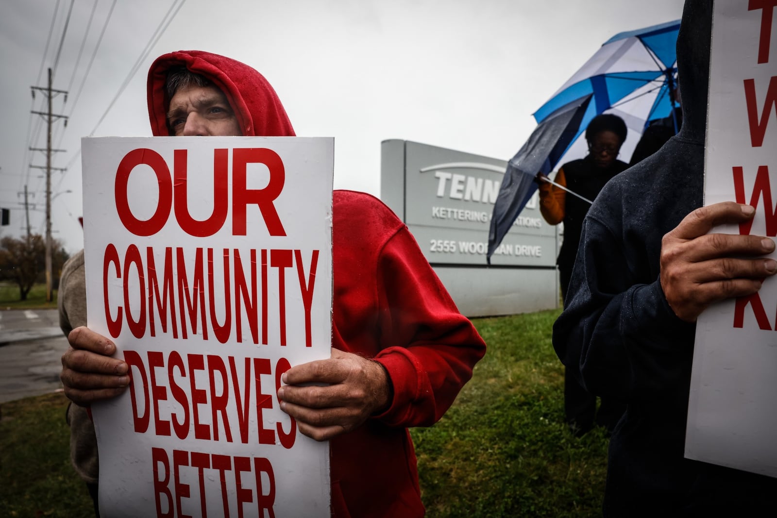 Tenneco employee and supporters gathered at the company entrance to protest the company's decision to close the plant. JIM NOELKER/STAFF