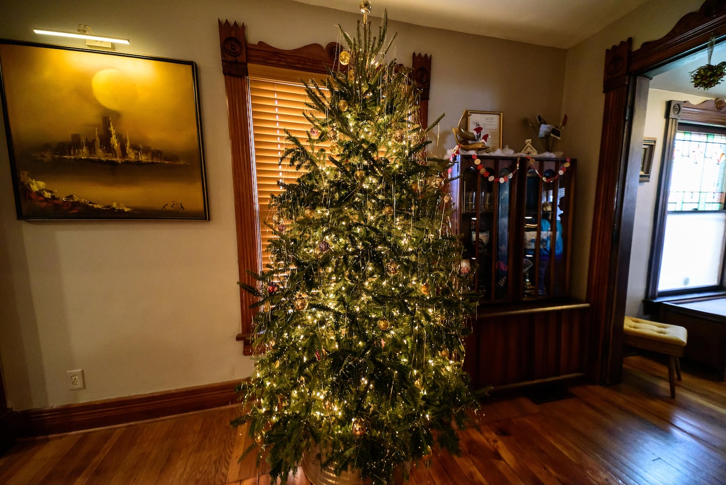 PHOTOS: A Dickens of a Christmas St. Anne’s Hill Holiday Home Tour 2024