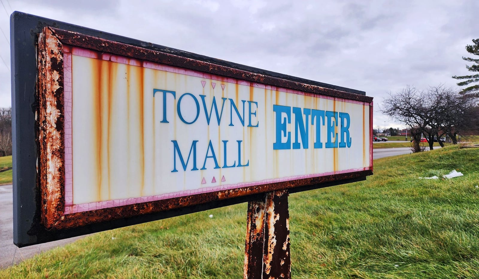 The city of Middletown held two town hall sessions inside the former Elder-Beerman building at The Towne Mall for residents to share ideas for the future development of The Towne Mall property Monday, Dec. 16, 2024. NICK GRAHAM/STAFF