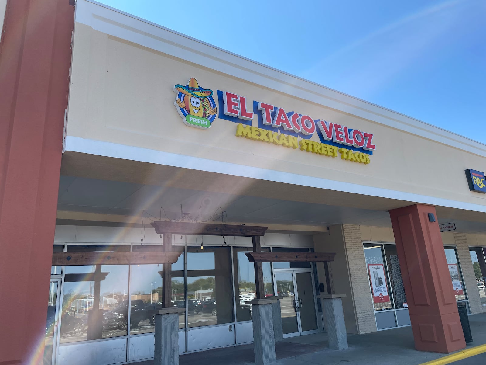 El Taco Veloz Mexican Street Tacos is coming soon to 4904 Airway Road in Riverside. NATALIE JONES/STAFF