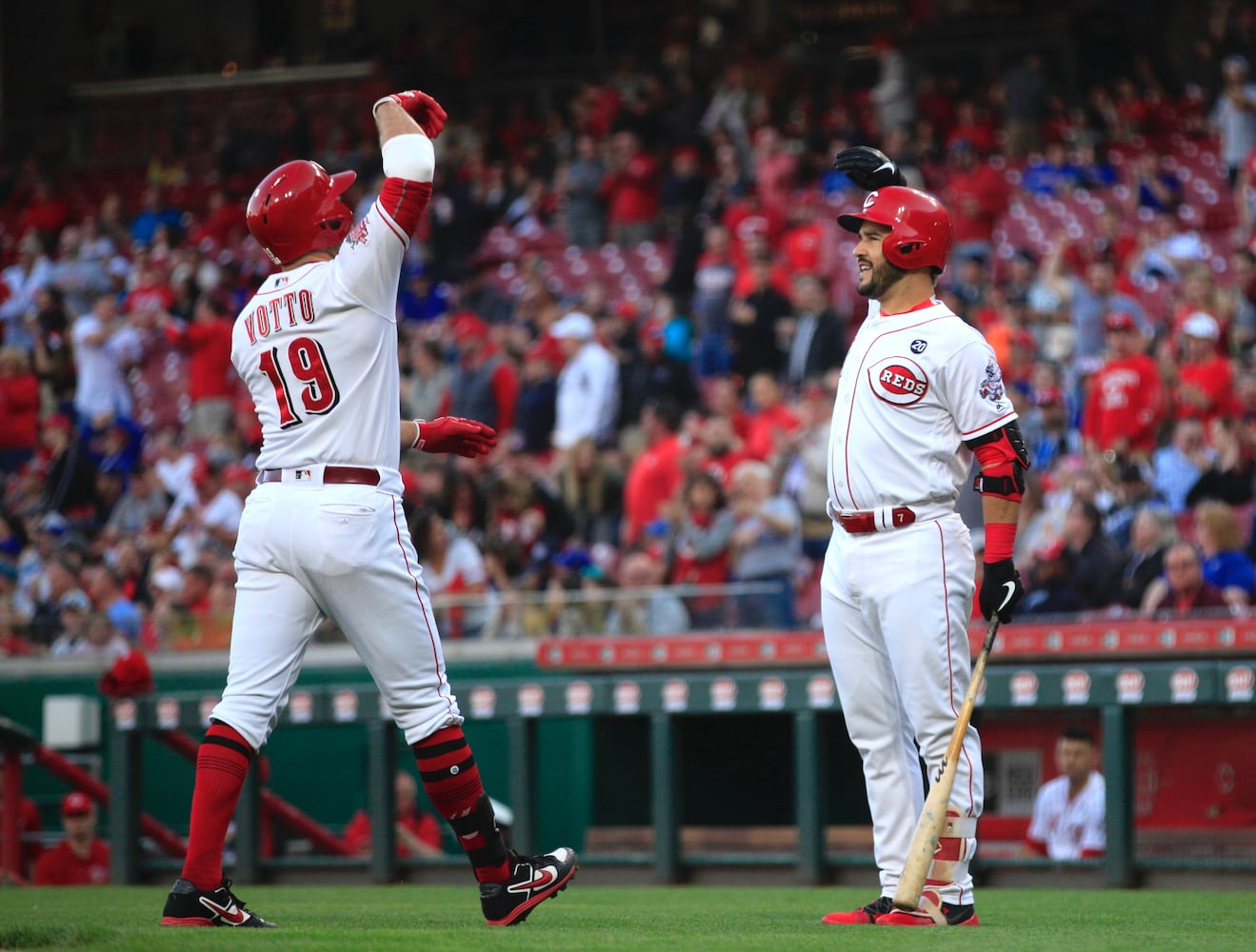 Photos: Reds fall 3-1 to Cubs in series opener