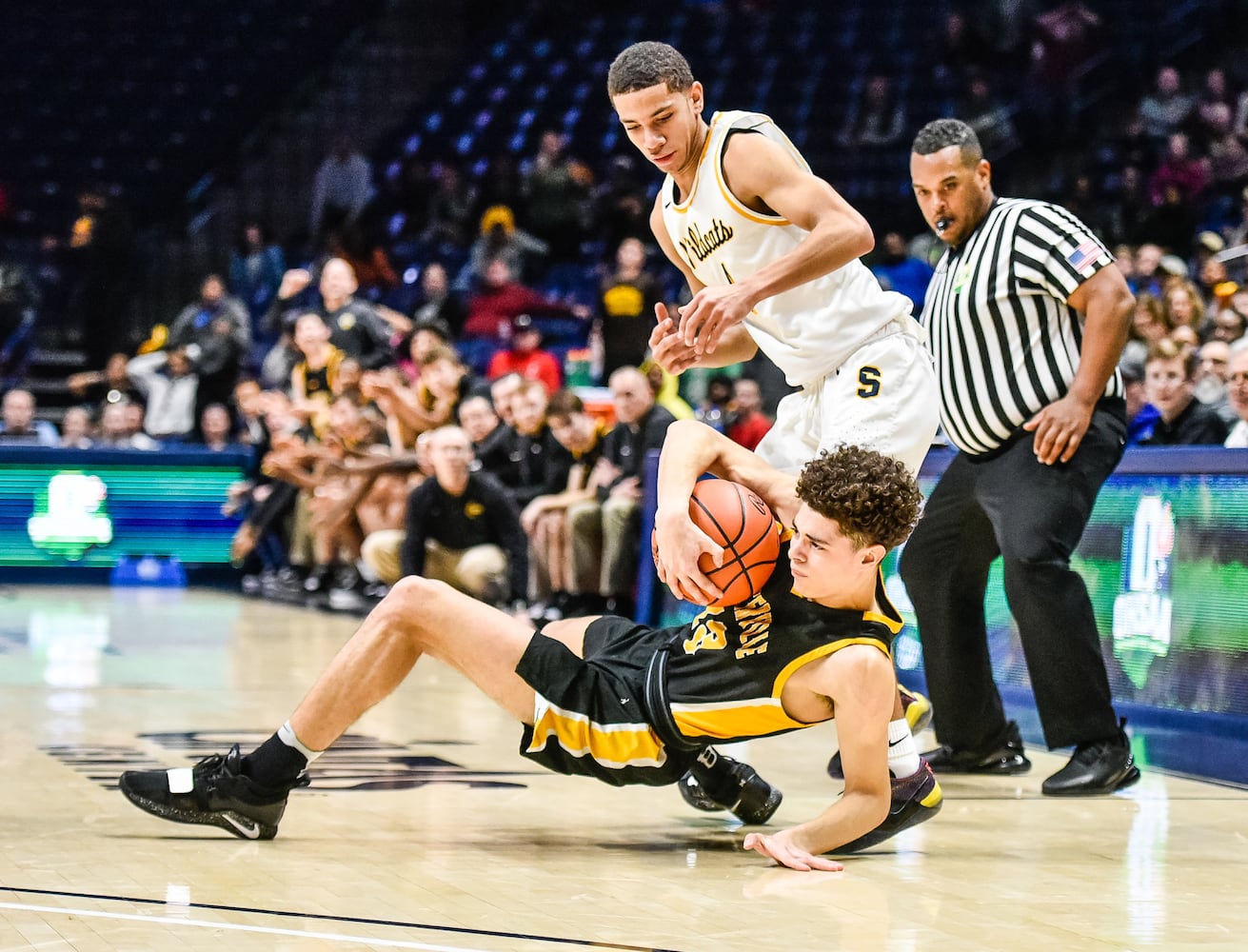 Centerville advances with win over Springfield in D1 Regional basketball semifinal