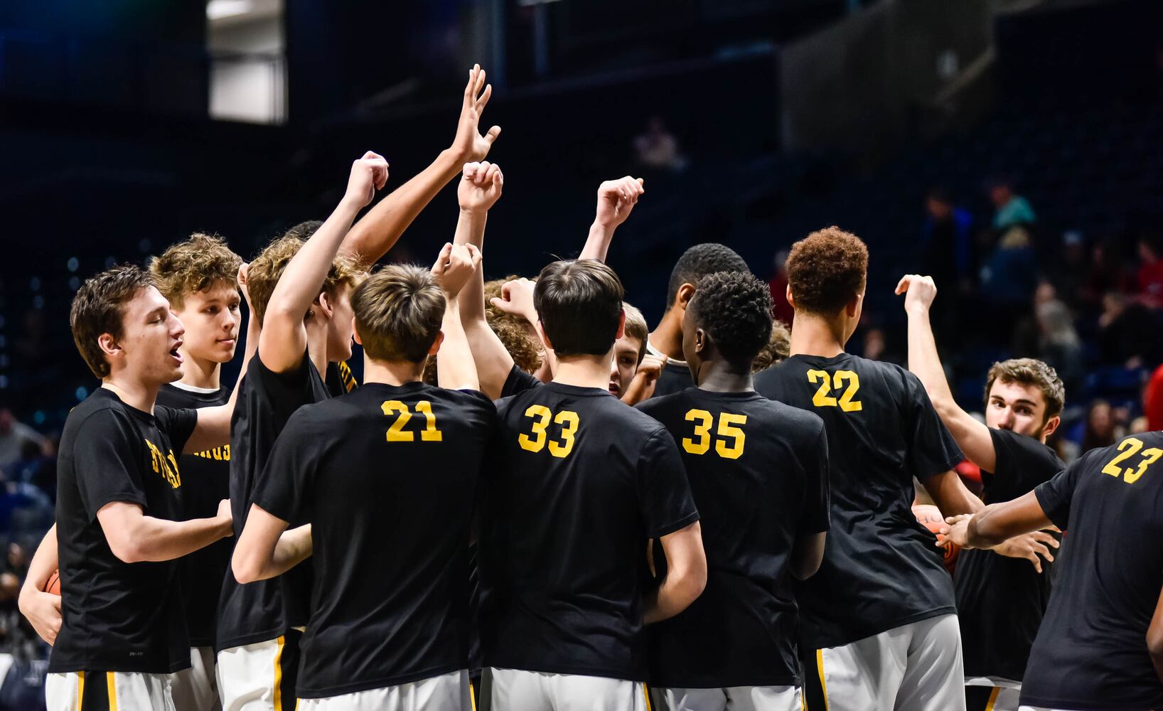 Centerville beats Lakota West in D1 boys district basketball final