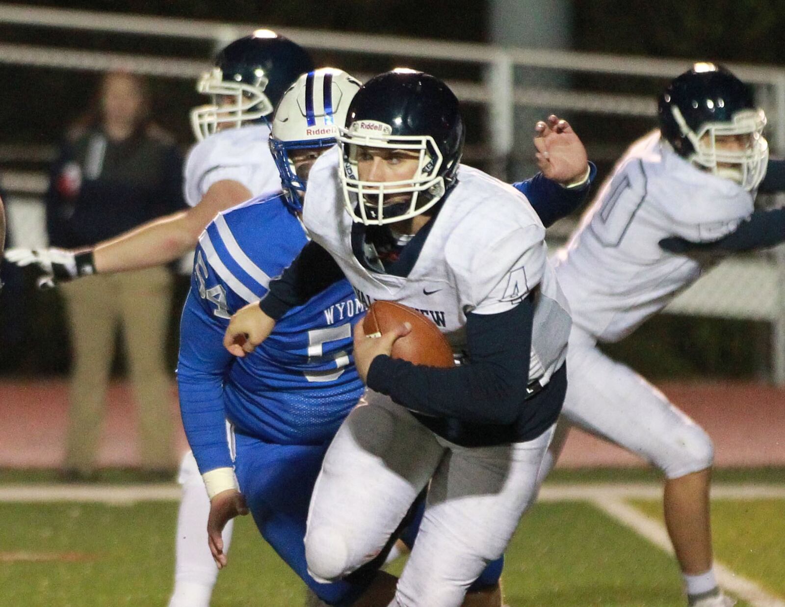 Valley View QB Cade Cradlebaugh takes off. Cincinnati Wyoming defeated Valley View 33-0 in a D-IV, Region 16 high school football final at Princeton on Saturday, Nov. 23, 2019. MARC PENDLETON / STAFF