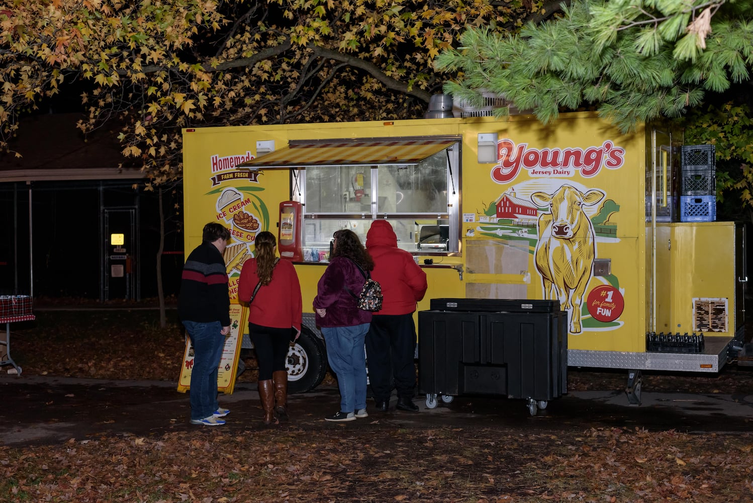 PHOTOS: Barnabe's Buckeye Tree Lighting Ceremony at Young's Jersey Dairy