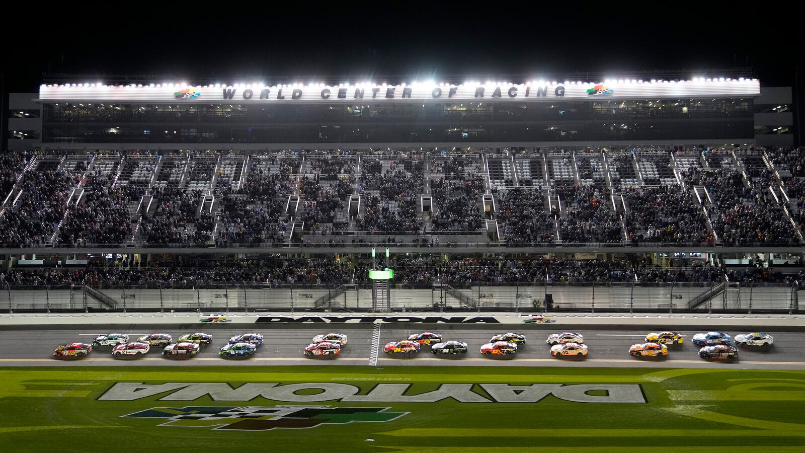 Chase Briscoe(19) leads the field at the start during the first of two NASCAR Daytona 500 qualifying auto races Thursday, Feb. 13, 2025, at Daytona International Speedway in Daytona Beach, Fla. (AP Photo/Chris O'Meara)