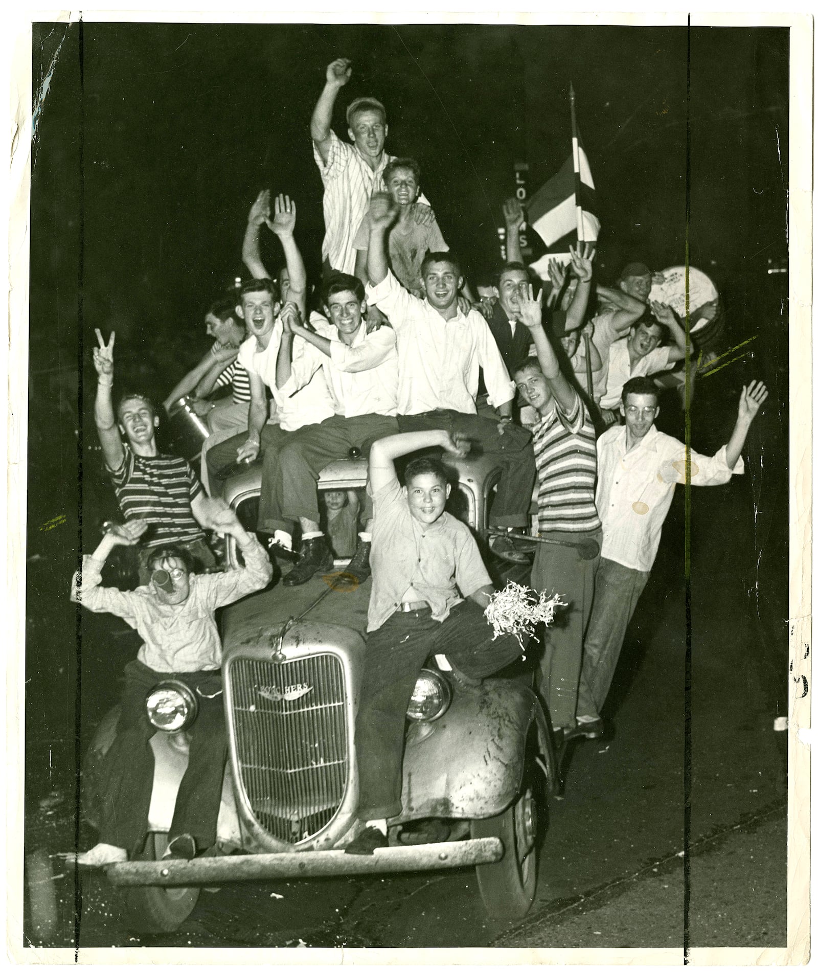 Crowds celebrating the end of World War II filled downtown Dayton Aug. 14, 1945. DAYTON DAILY NEWS / WRIGHT STATE UNIVERSITY SPECIAL COLLECTIONS