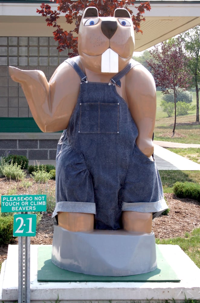 Beavercreek Beaver statues