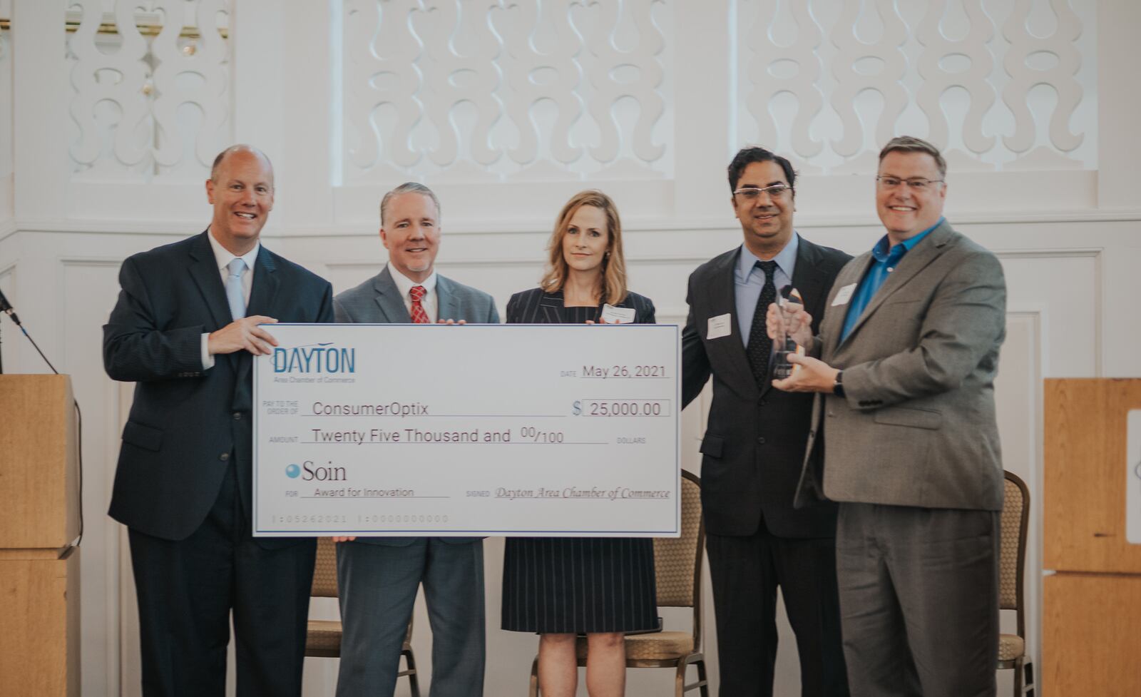 Dayton Area Chamber of Commerce and Soin LLC presented the Soin Award for Innovation to ConsumerOptix at the chamber’s Annual Meeting on May 26, 2021. CONTRIBUTED