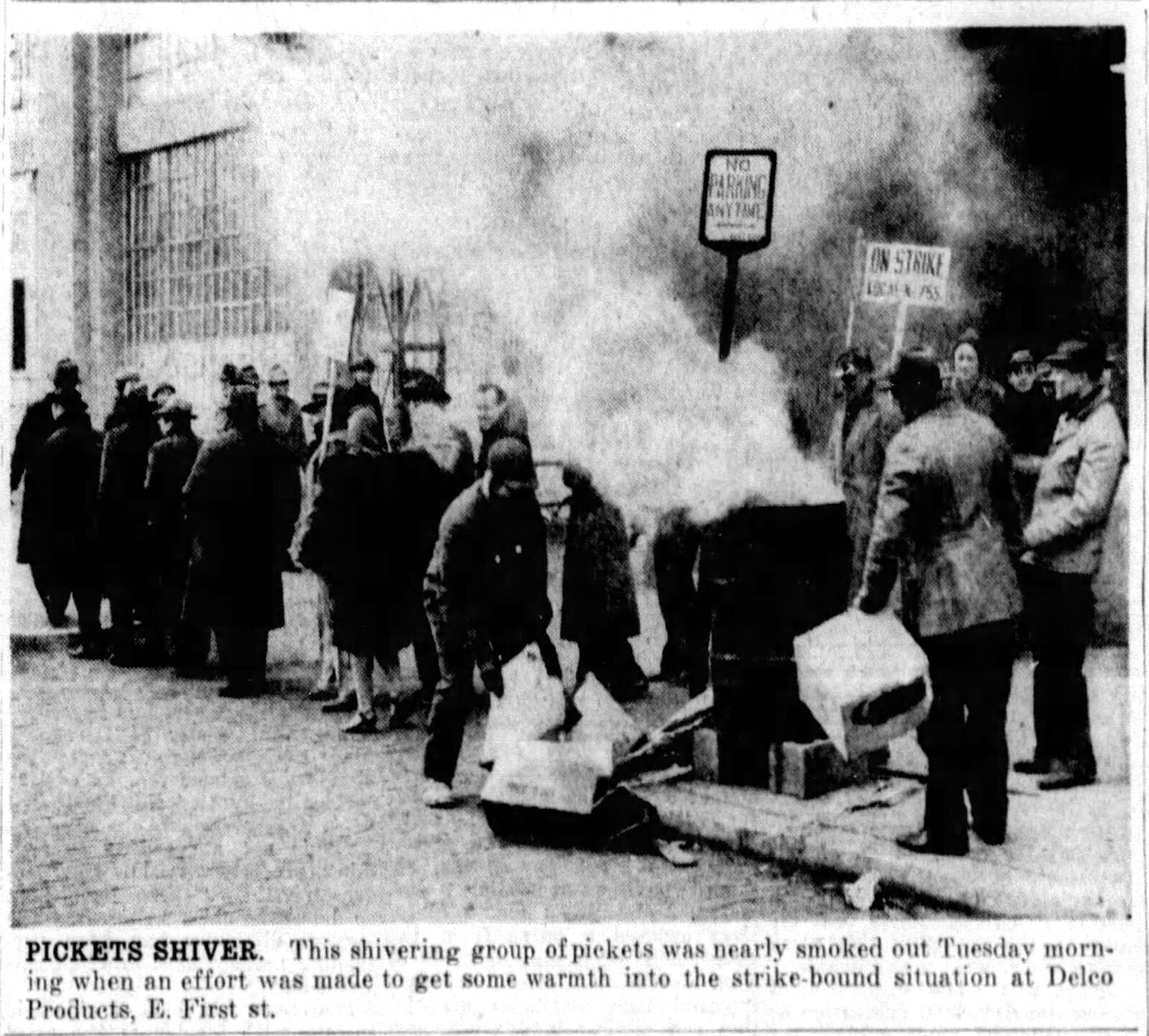 Jan. 15, 1946 - Picket Frigidaire, Delco - Hundreds march in strike lines as work ceases. DAYTON DAILY NEWS ARCHIVES