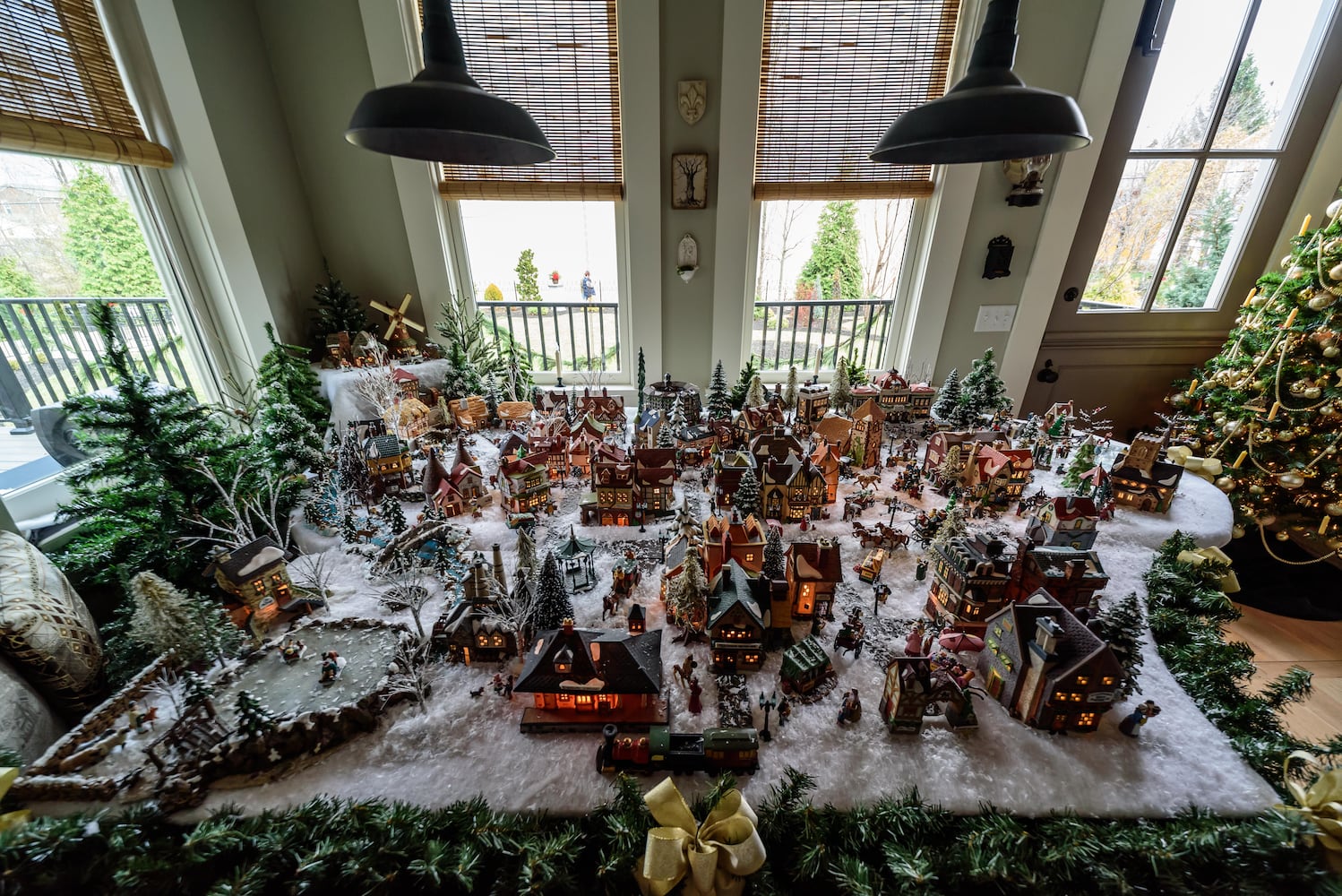 PHOTOS: A Dickens of a Christmas St. Anne’s Hill Holiday Home Tour