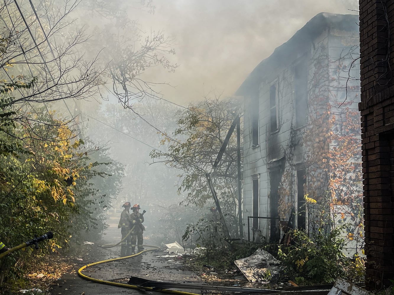 Dayton crews fight fire at abandoned house