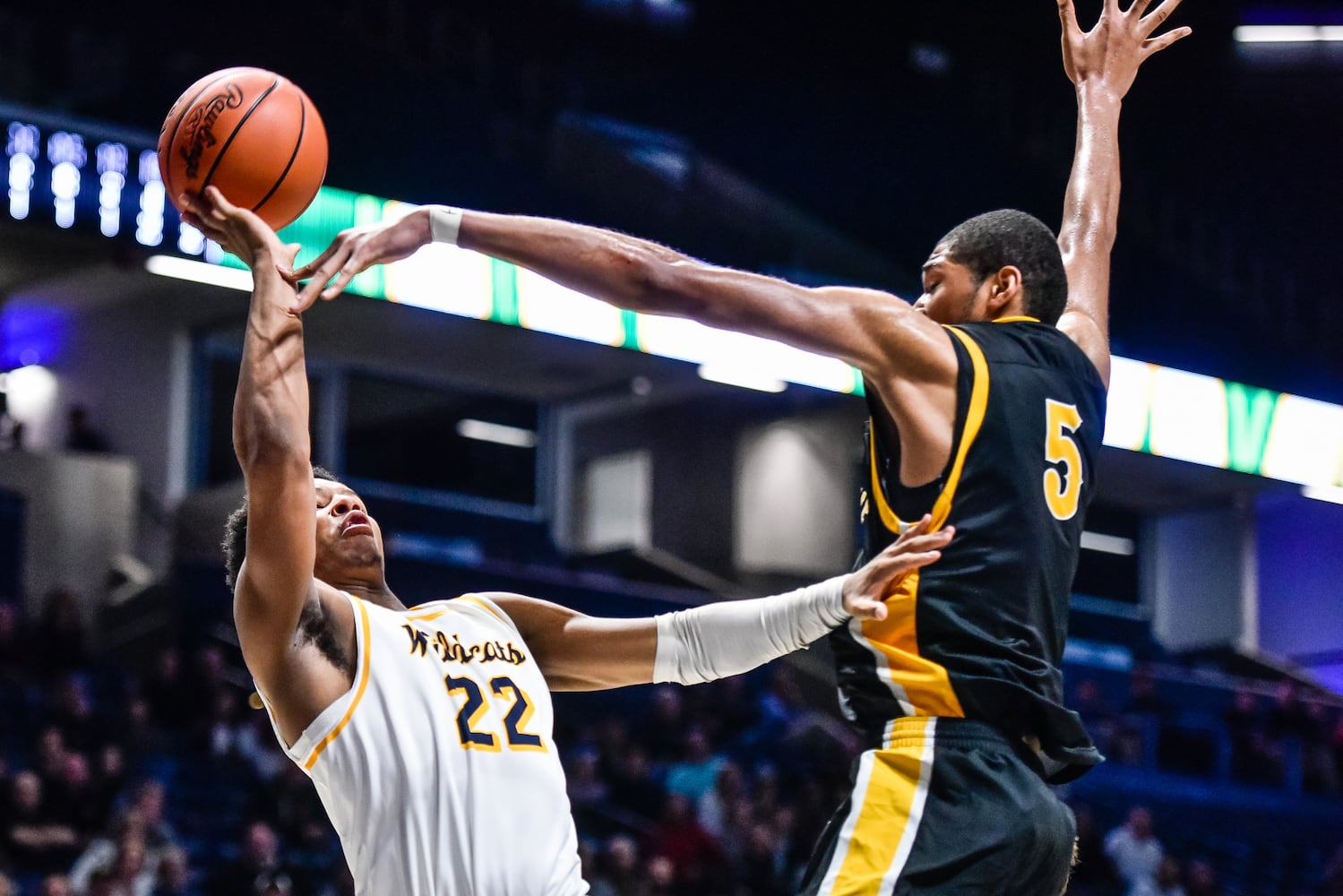 Centerville advances with win over Springfield in D1 Regional basketball semifinal