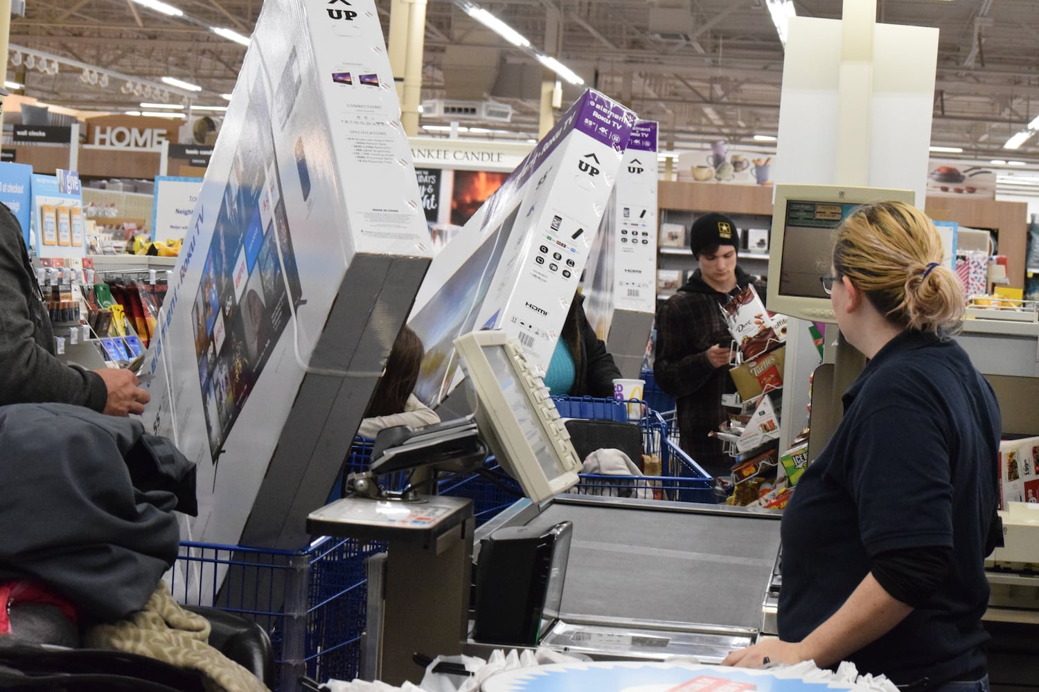 PHOTOS: Here's what local Meijer stores looked like Thanksgiving morning