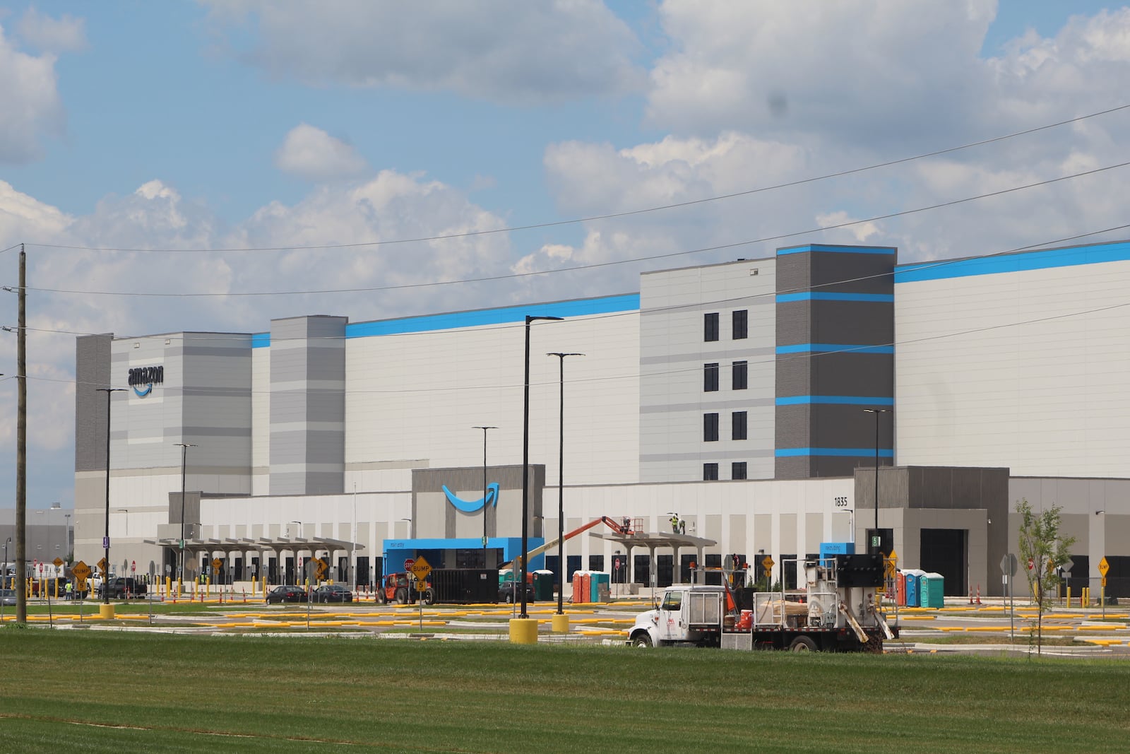 Amazon's massive new fulfillment facility is under construction at 1835 Union Airpark Blvd. CORNELIUS FROLIK / STAFF