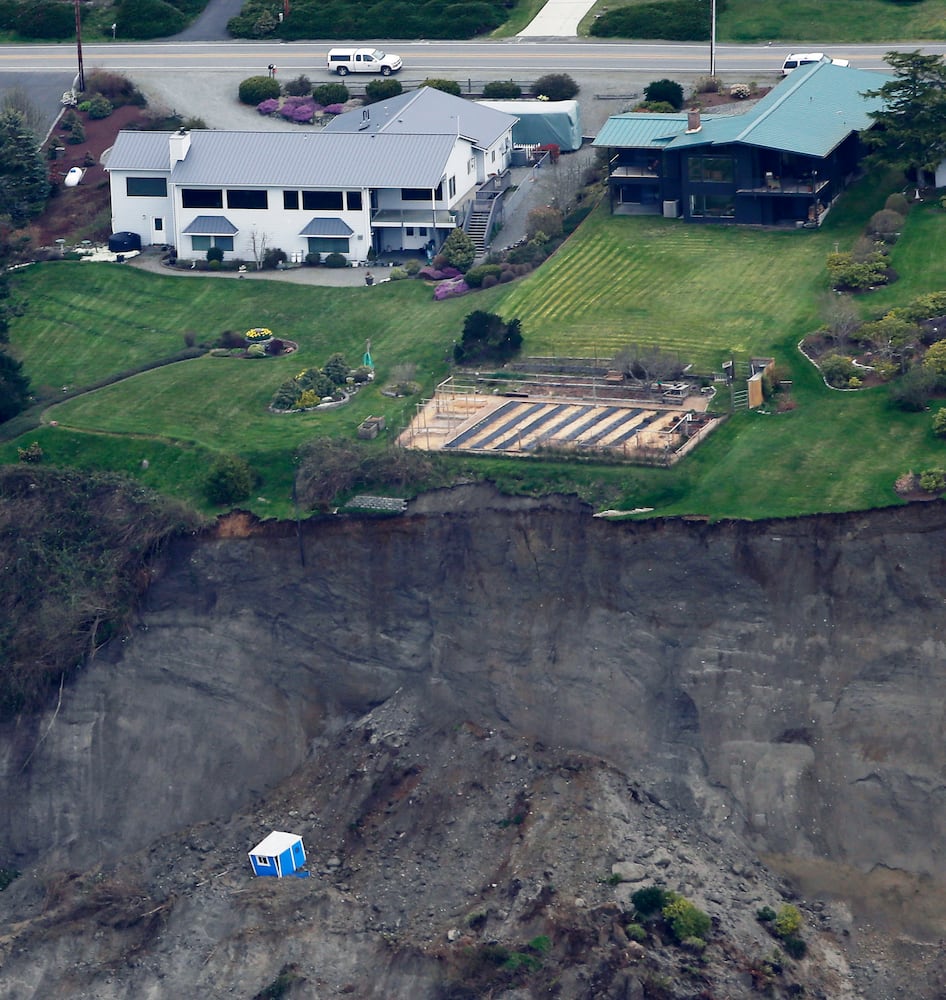 Homes threatened in Washington state