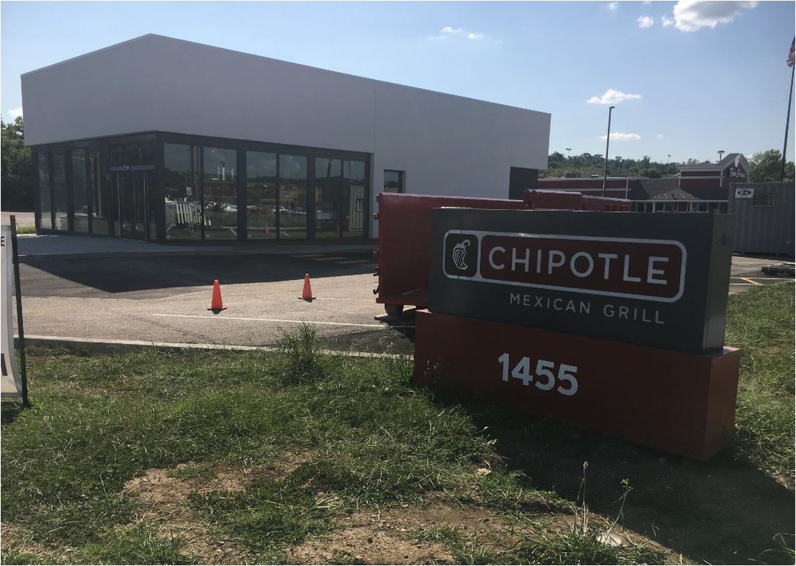 Construction is continuing on the future Chipotle restaurant along Main Street in Hamilton. MIKE RUTLEDGE/STAFF