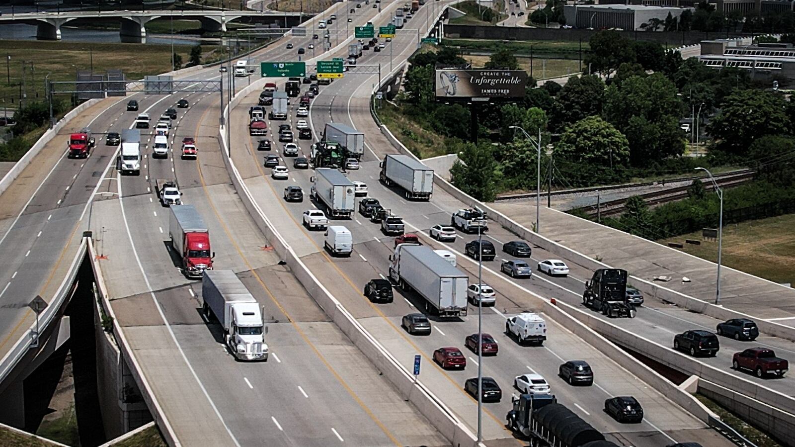 Motorists drive Interstate 75 through Dayton Thursday, June 27, 2024. Travel nationwide for Independence Day week is expected to be 5% greater than in 2023 and 8% greater than 2019. JIM NOELKER/STAFF