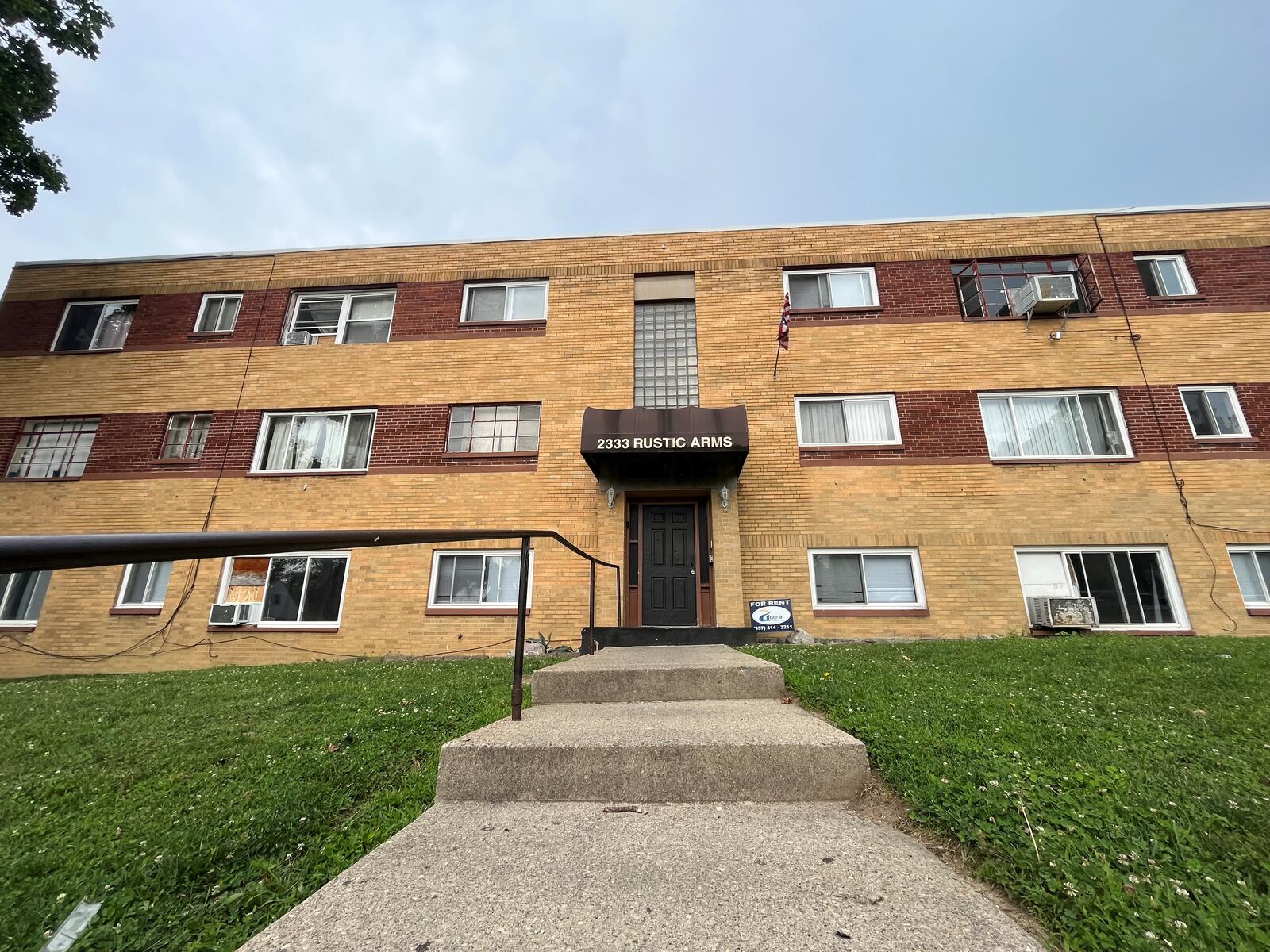 Multiple tenants in the Rustic Arms apartments in northwest Dayton say they have problems with rodents in their units. CORNELIUS FROLIK / STAFF