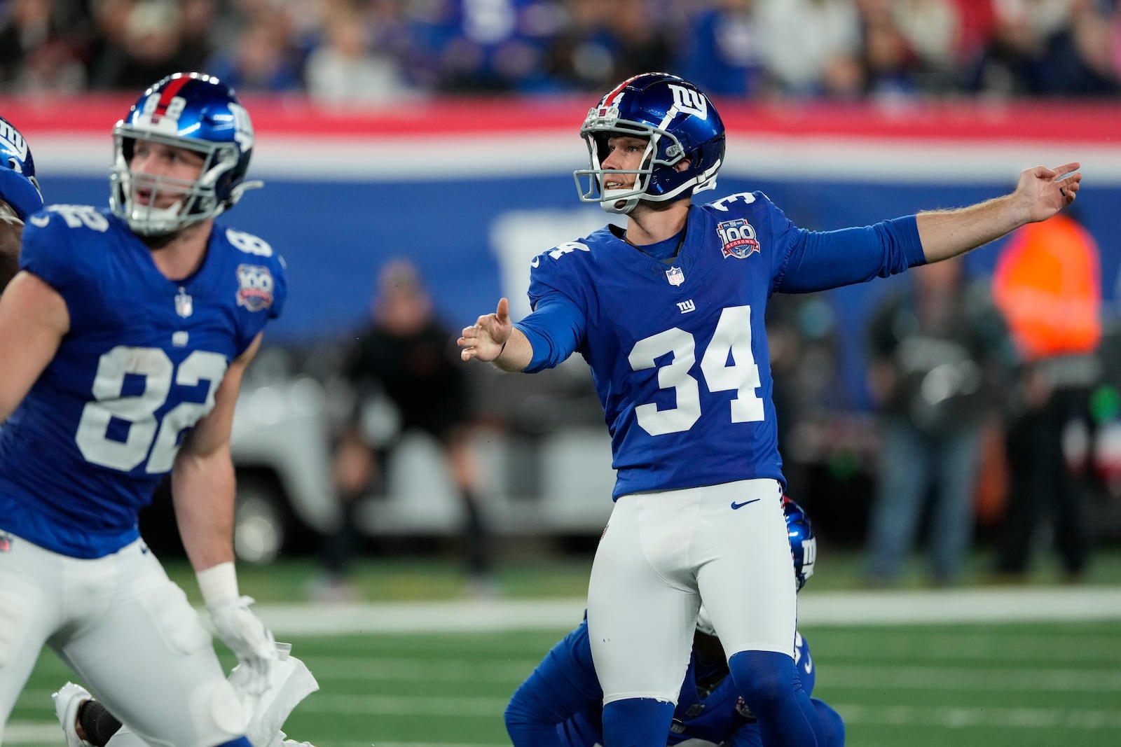 New York Giants kicker Greg Joseph watches his missed field goal in the second half of an NFL football game against the Cincinnati Bengals, Sunday, Oct. 13, 2024, in East Rutherford, N.J. (AP Photo/Seth Wenig)