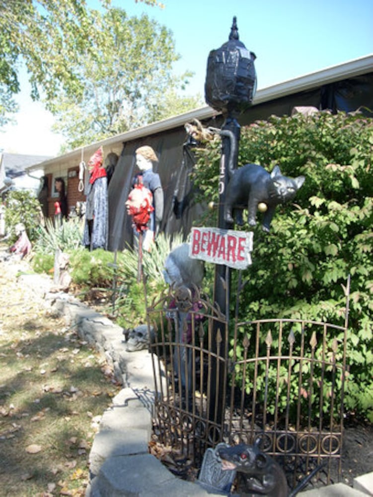 Halloween display in Centerville