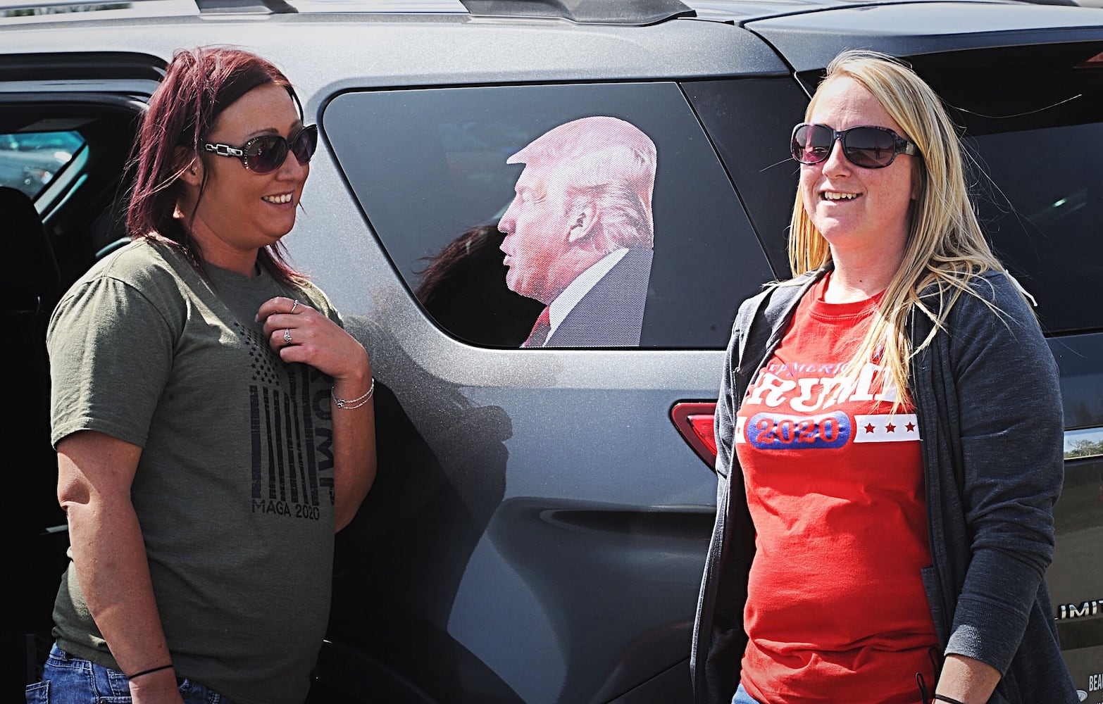 Crowd gathers to hear Trump at Dayton airport