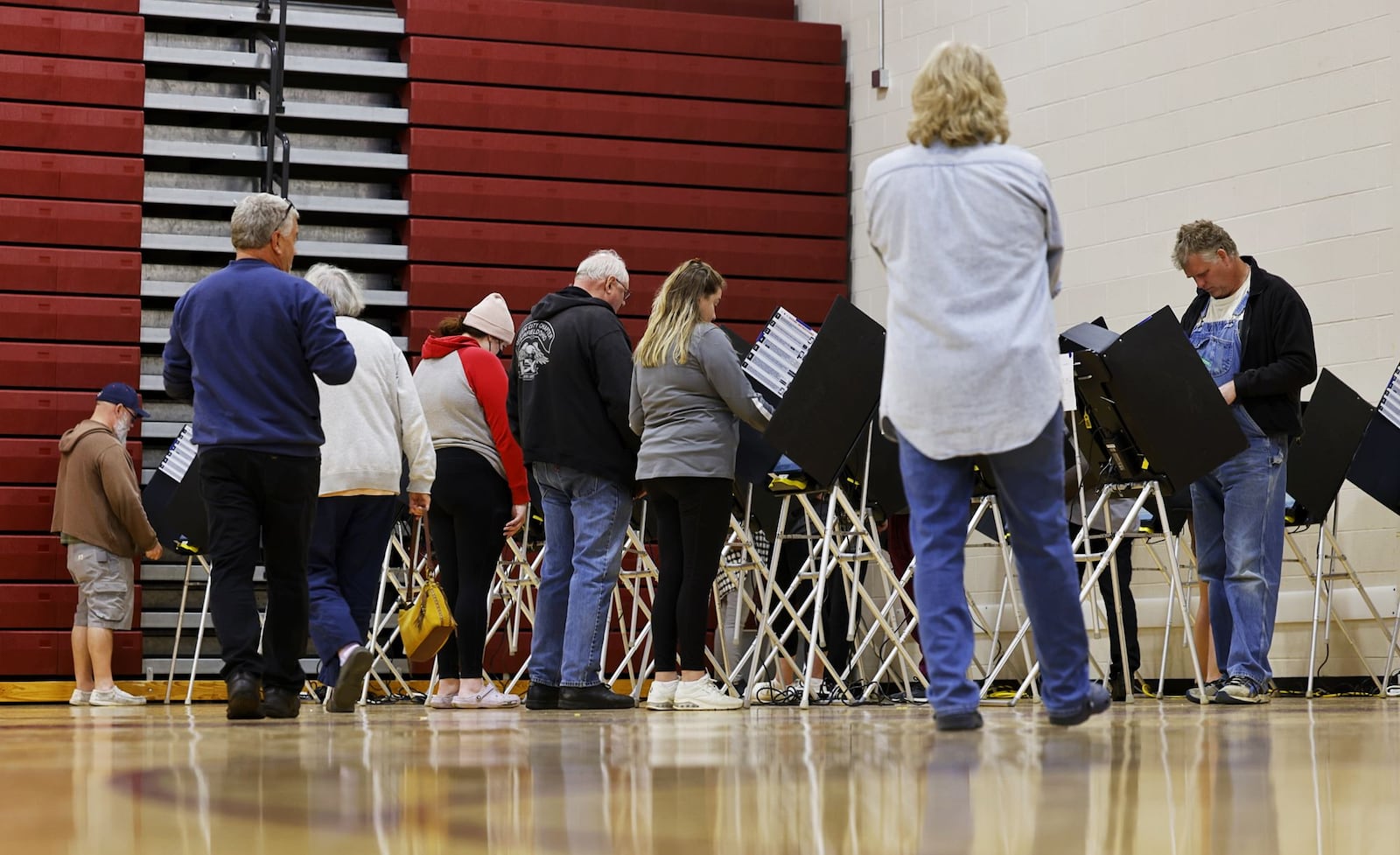 Voters cast their ballots on Election Day Tuesday, Nov. 8, 2022 at Ross Middle School in Butler County. NICK GRAHAM/STAFF