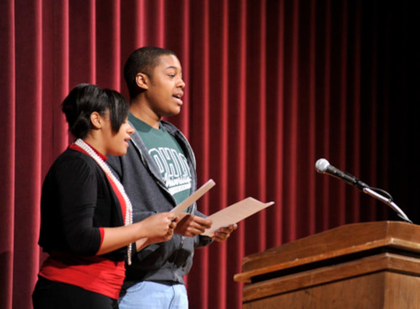 Anita Scott Jones speaks at Middletown H.S.