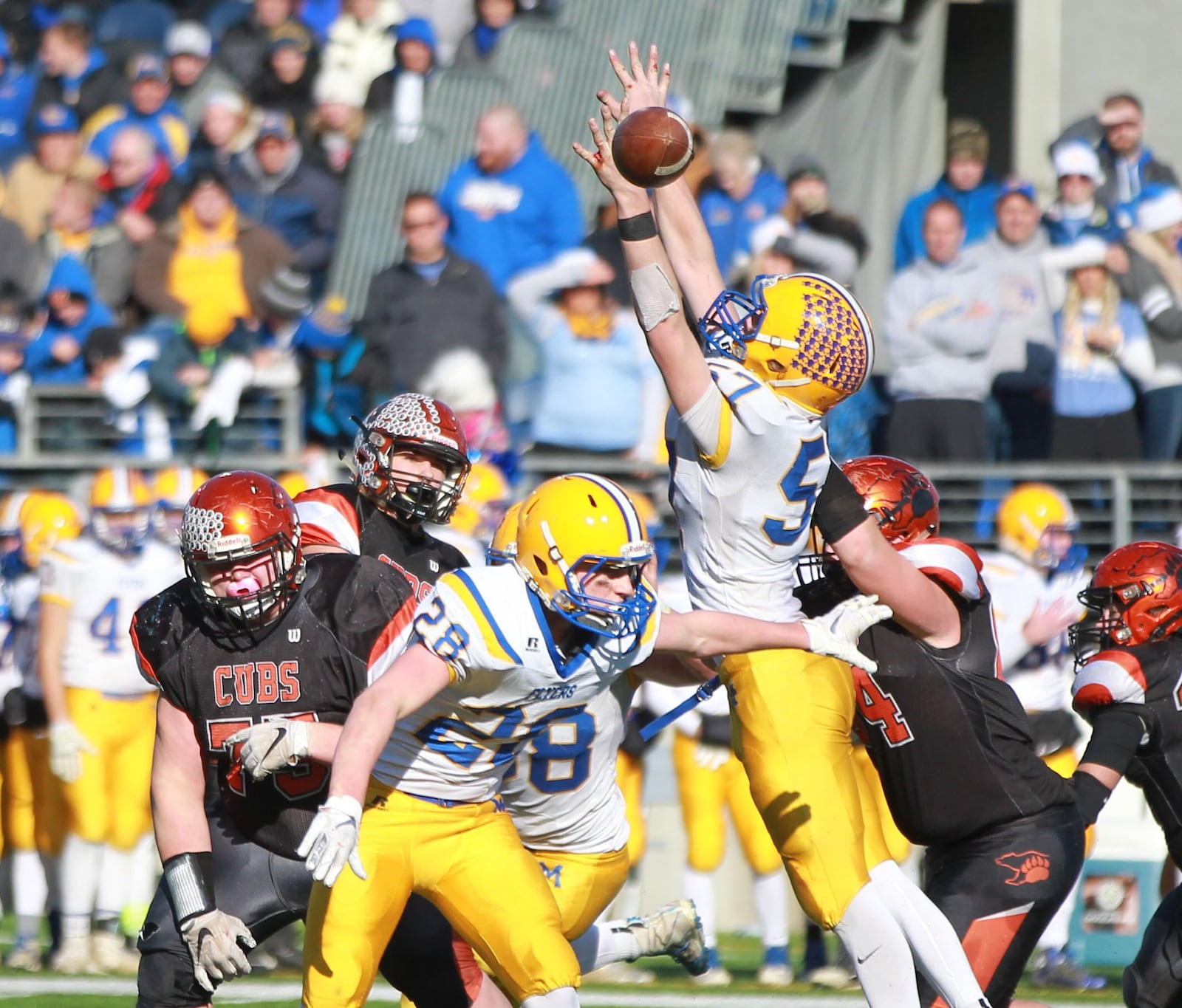 Nathan Ungruhn of Marion Local just misses a pass deflection. Marion Local defeated Lucas 28-6 in a Division VII high school football state championship at Tom Benson Hall of Fame Stadium in Canton on Saturday, Dec. 7, 2019. MARC PENDLETON / STAFF