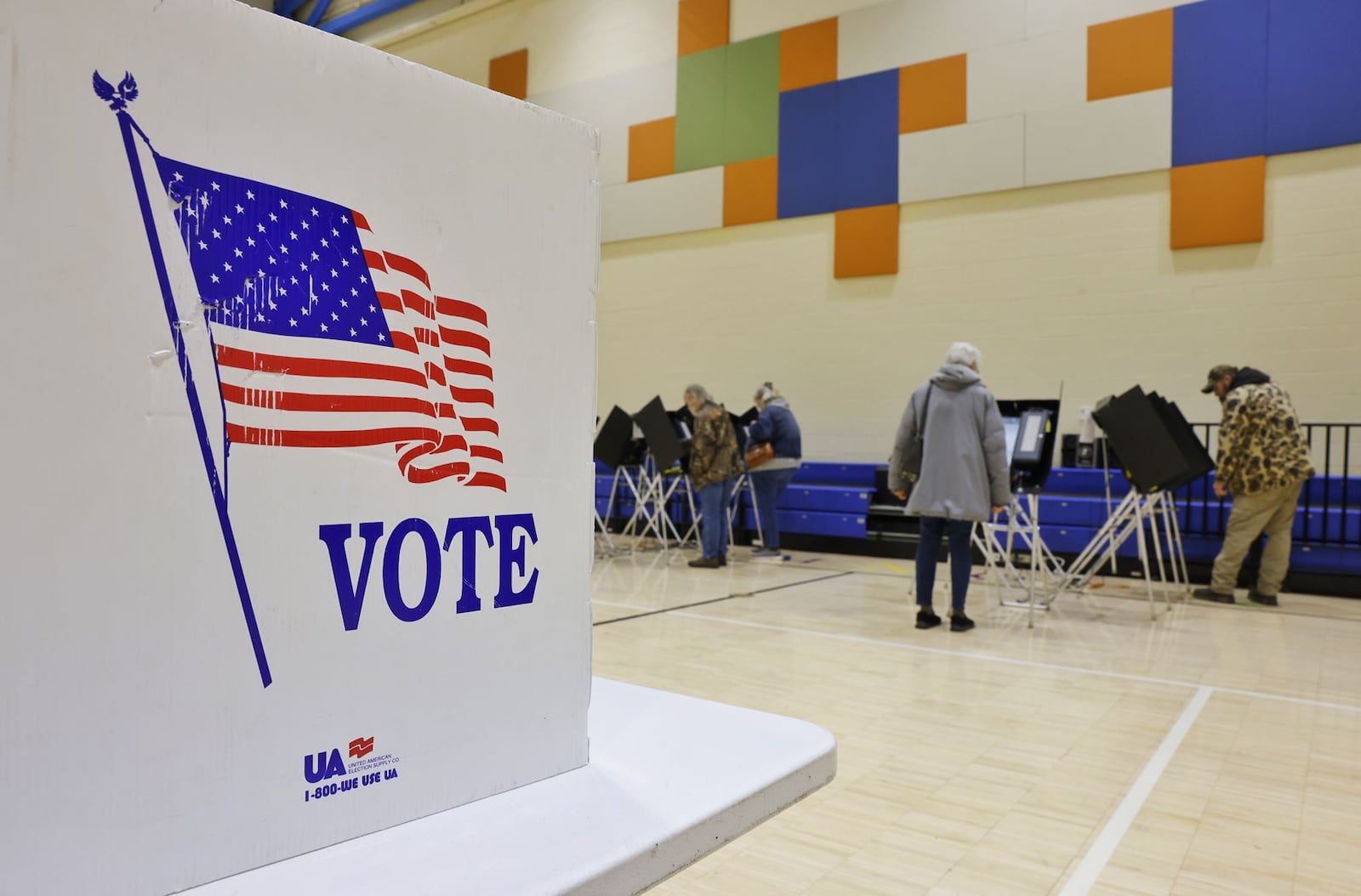 Voters cast their ballots on election day Tuesday, March 19, 2024 at Highland Elementary School in Hamilton. NICK GRAHAM/STAFF