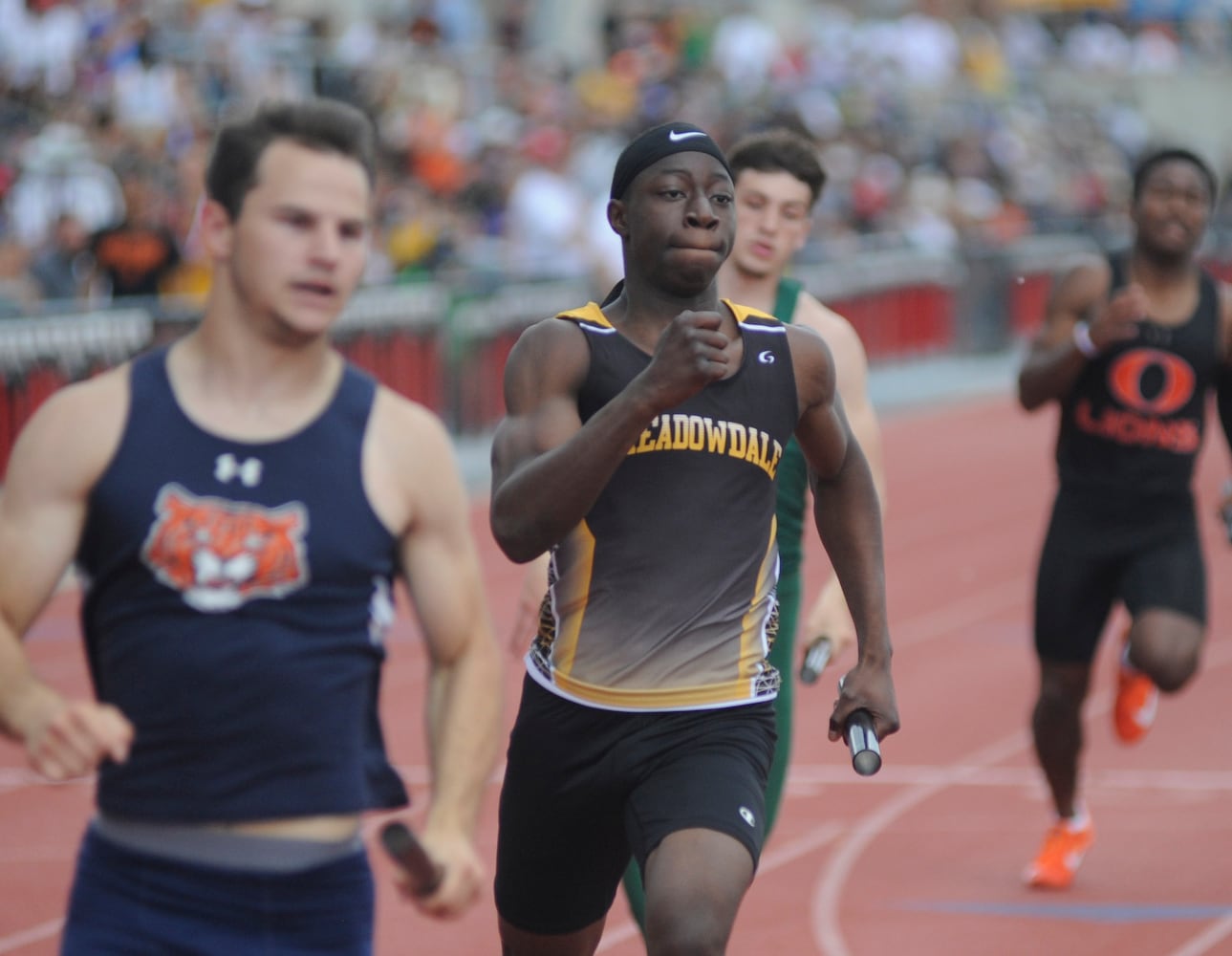 PHOTOS: State track and field, Day 1, D-II running, D-III field