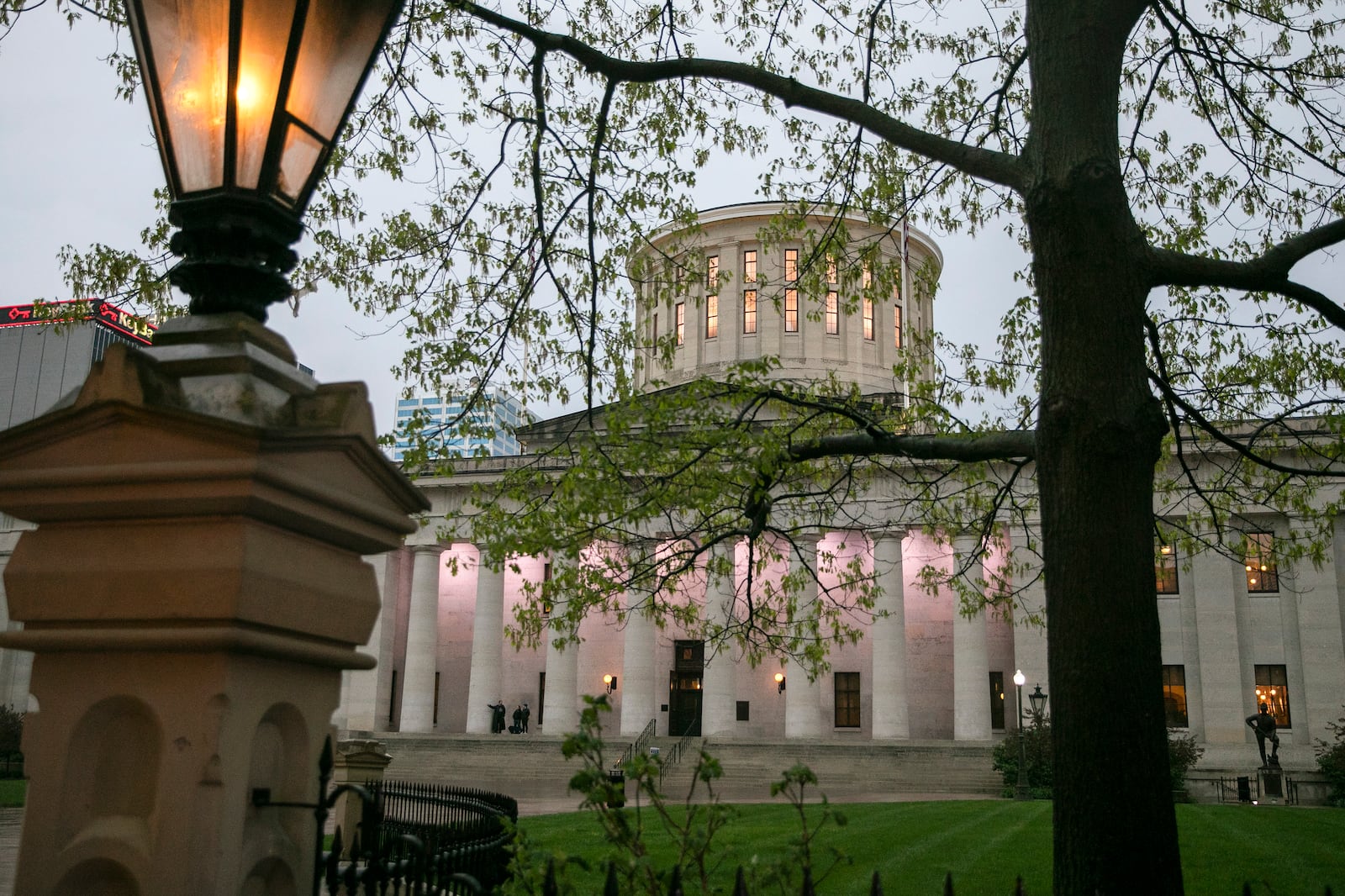 
                        FILE -- The Ohio Statehouse in Columbus, Ohio, April 21, 2023. Backers of a proposal to establish a right to abortion in the Ohio Constitution submitted enough valid signatures to put the question on the November ballot. (Maddie McGarvey/The New York Times)
                      