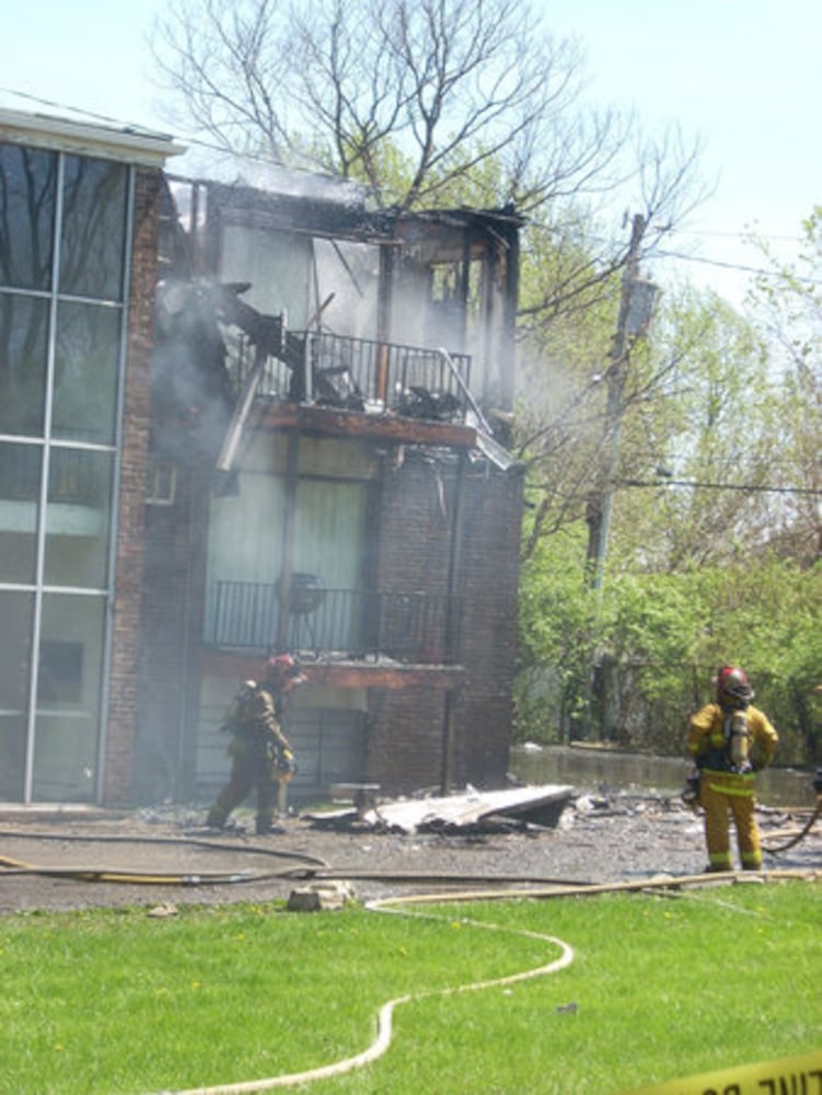 Apartment building fire in Highview Hills