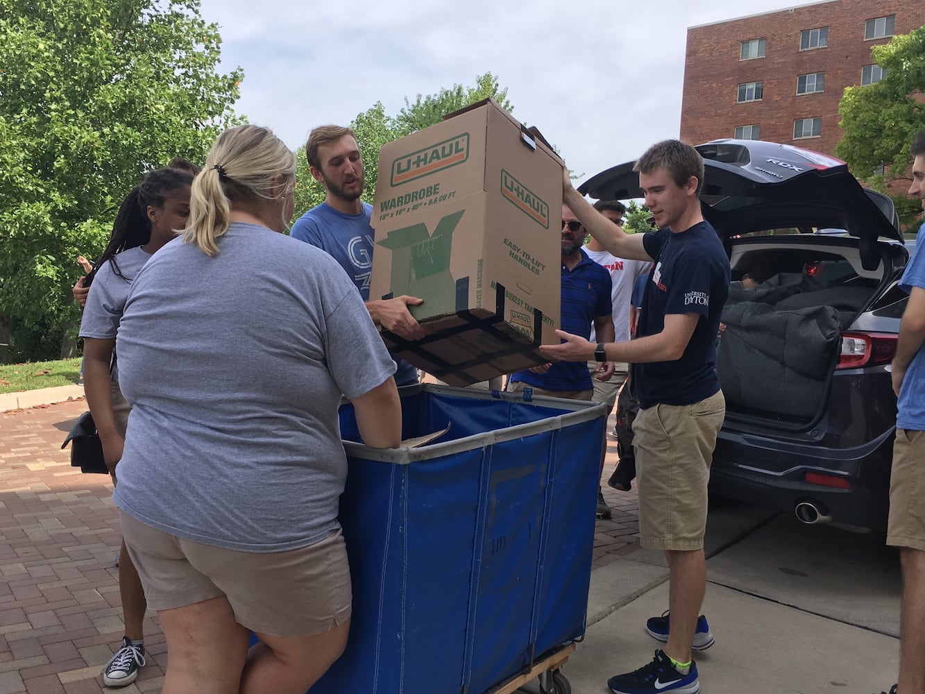 PHOTOS: More than 2K freshmen arrive at UD