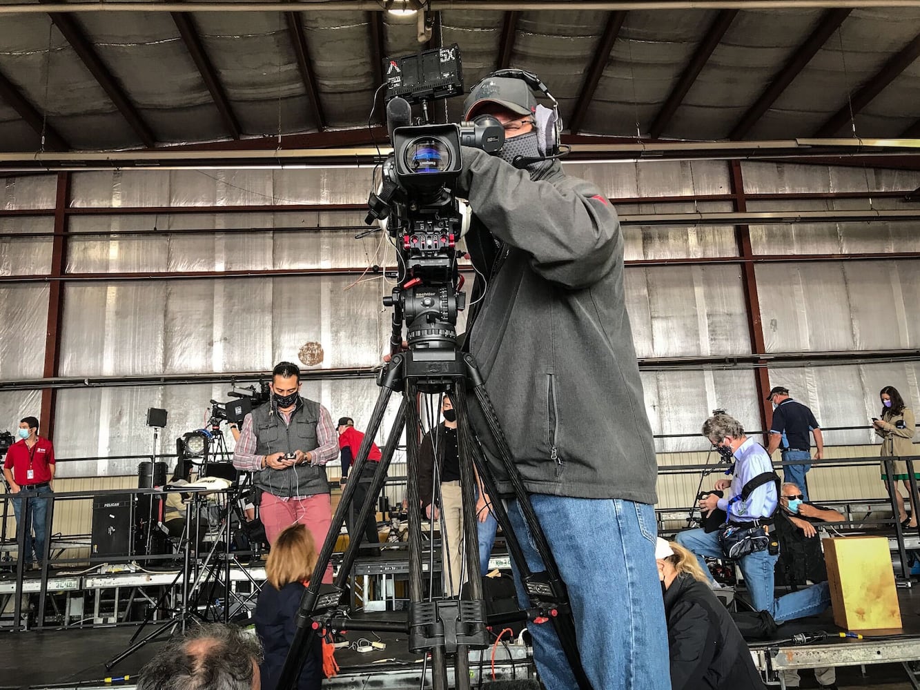 Crowd starts to arrive for Trump visit to Dayton