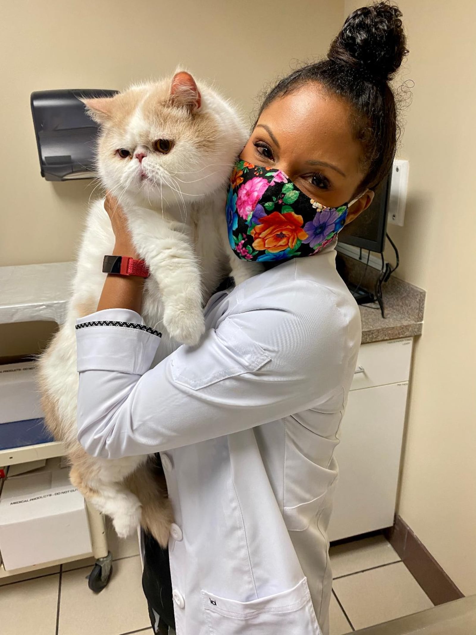 Dayton native and veterinary dermatologist Dr. Joya Griffin stars in the Nat Geo WILD series "Pop Goes the Vet with Dr. Joya."