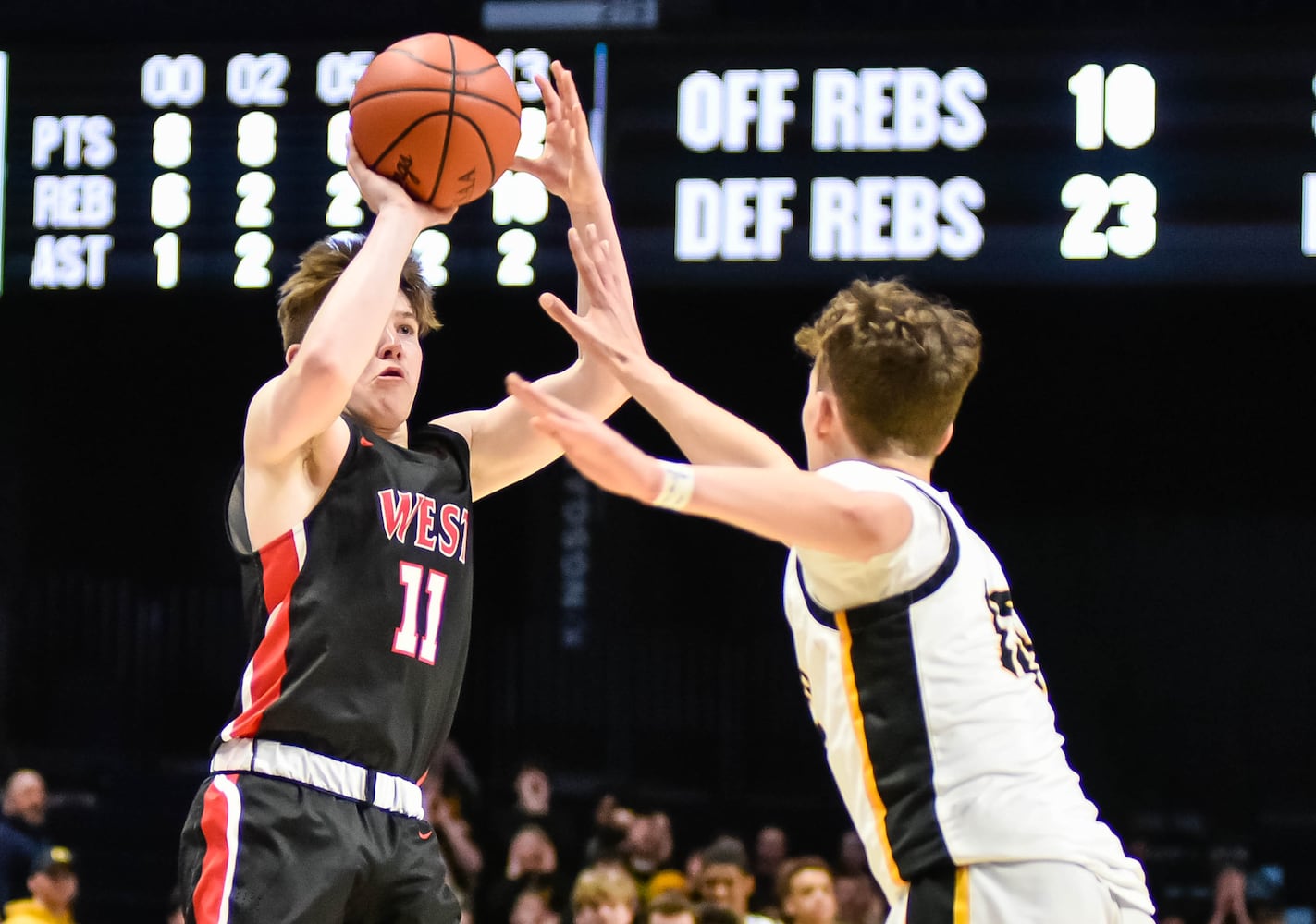 Centerville beats Lakota West in D1 boys district basketball final