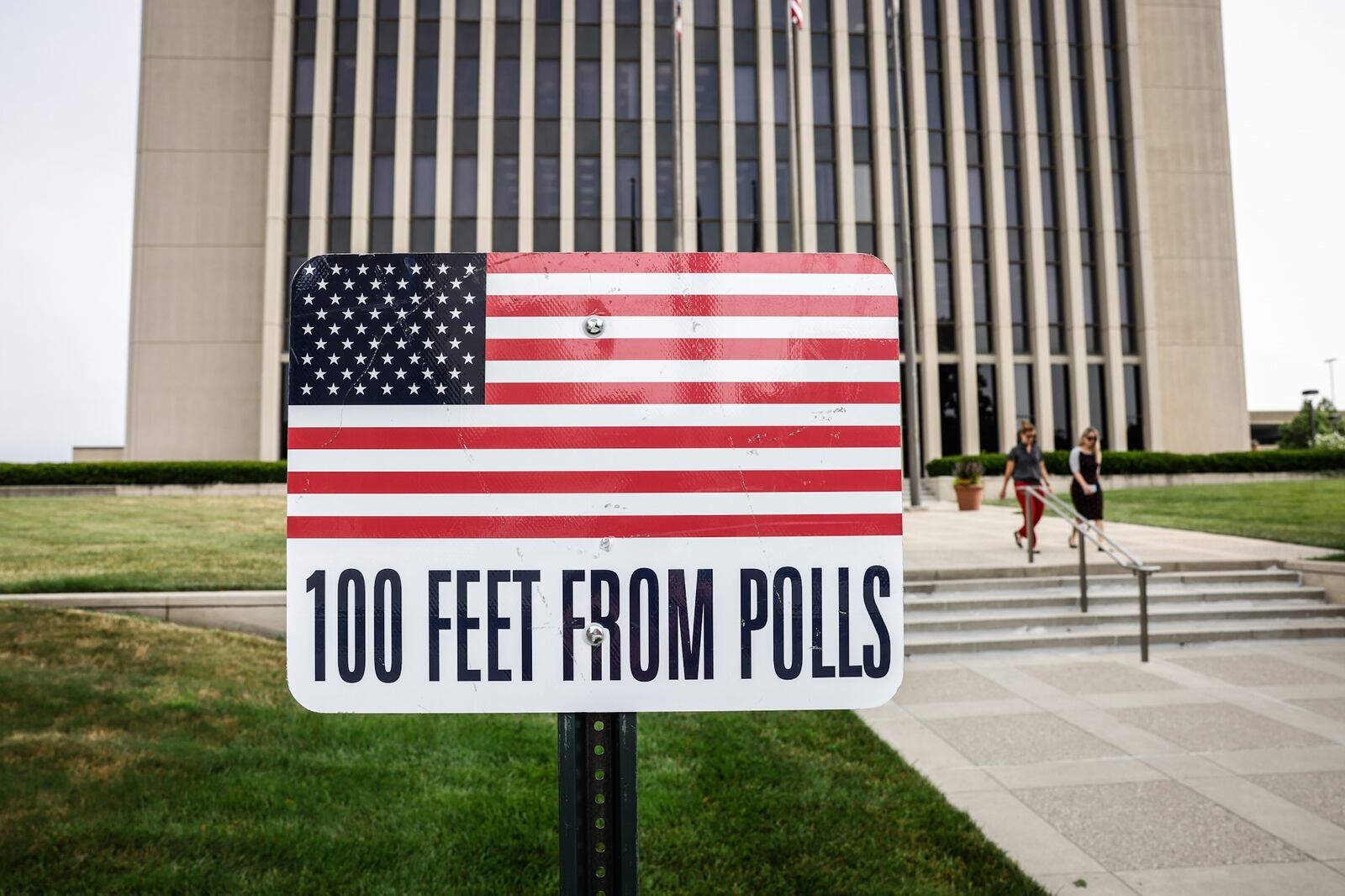 Early voting began Wednesday morning at the Montgomery County Board of Elections on West Third St. JIM NOELKER/STAFF