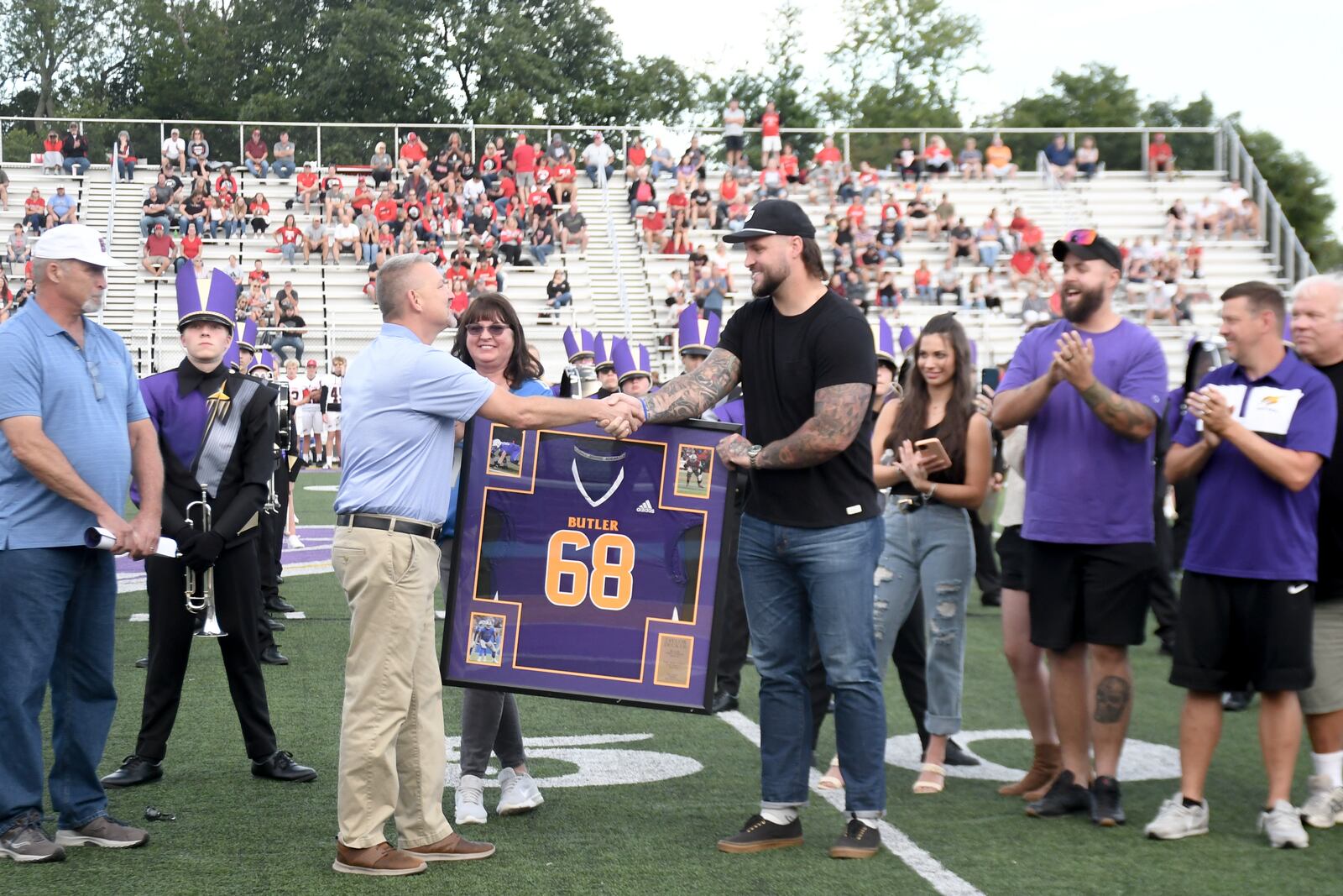 On September 3 while surrounded by family, friends and former coaches, professional football player and Vandalia-Butler alumnus, Taylor Decker, was honored as his #68 jersey was retired. Decker signed autographs and participated in pre-game activities prior to the ceremony.