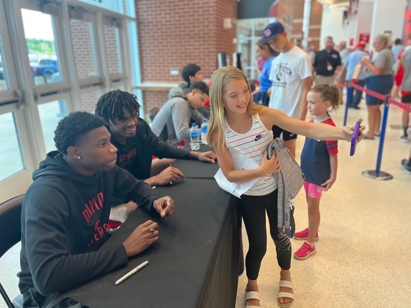 Dayton Flyers autograph session