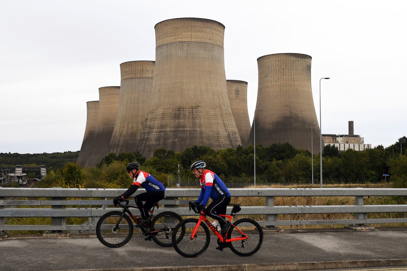 General view of Ratcliffe-on-Soar power station in Nottingham, England, Sunday, Sept. 29, 2024. The UK's last coal-fired power plant, Ratcliffe-on-Soar, will close, marking the end of coal-generated electricity in the nation that sparked the Industrial Revolution. (AP Photo/Rui Vieira)