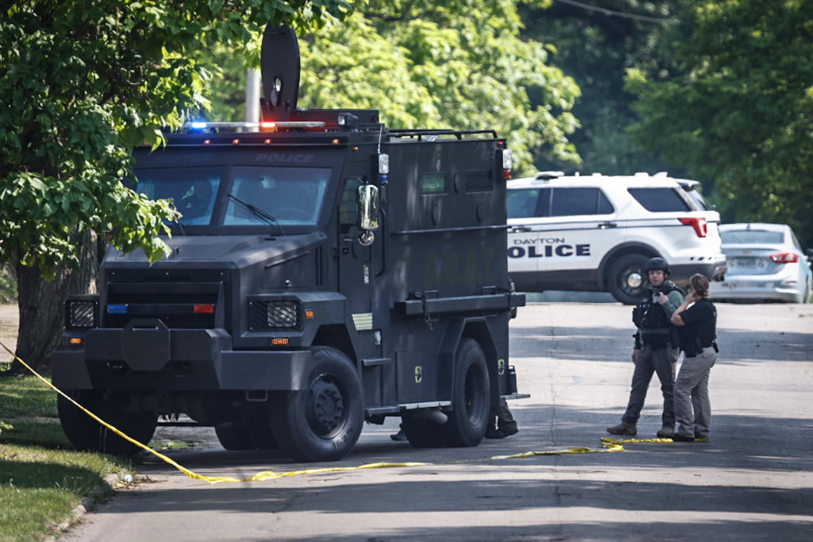 A Dayton police SWAT team responded to an apartment Wednesday in the 2100 block of Catalpa Drive. JIM NOELKER/STAFF