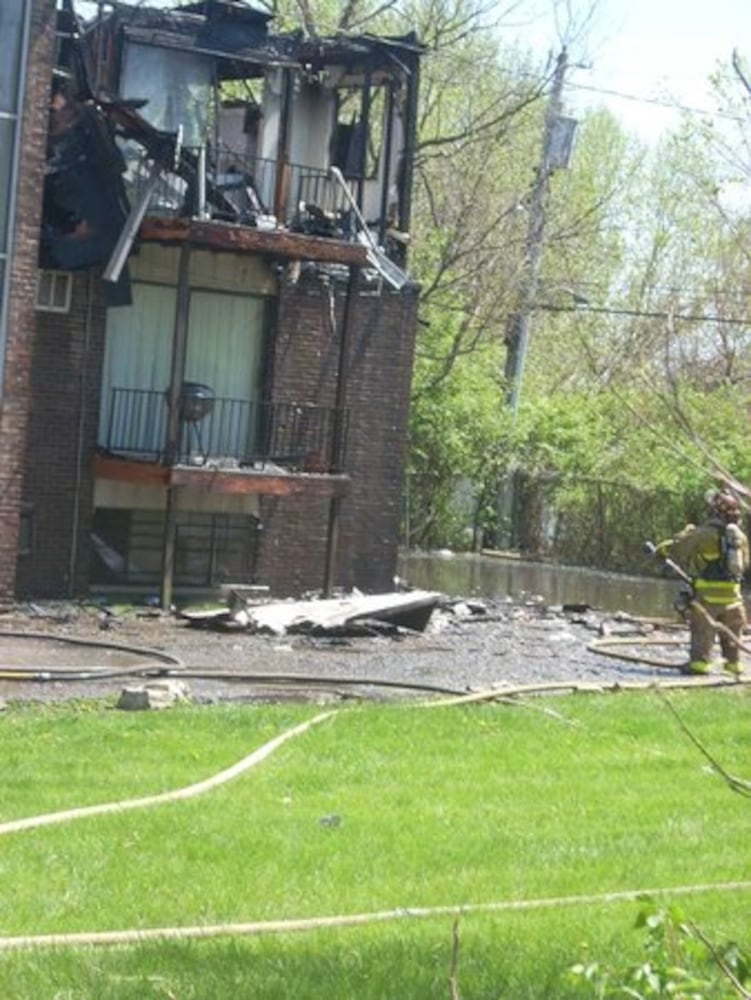 Apartment building fire in Highview Hills